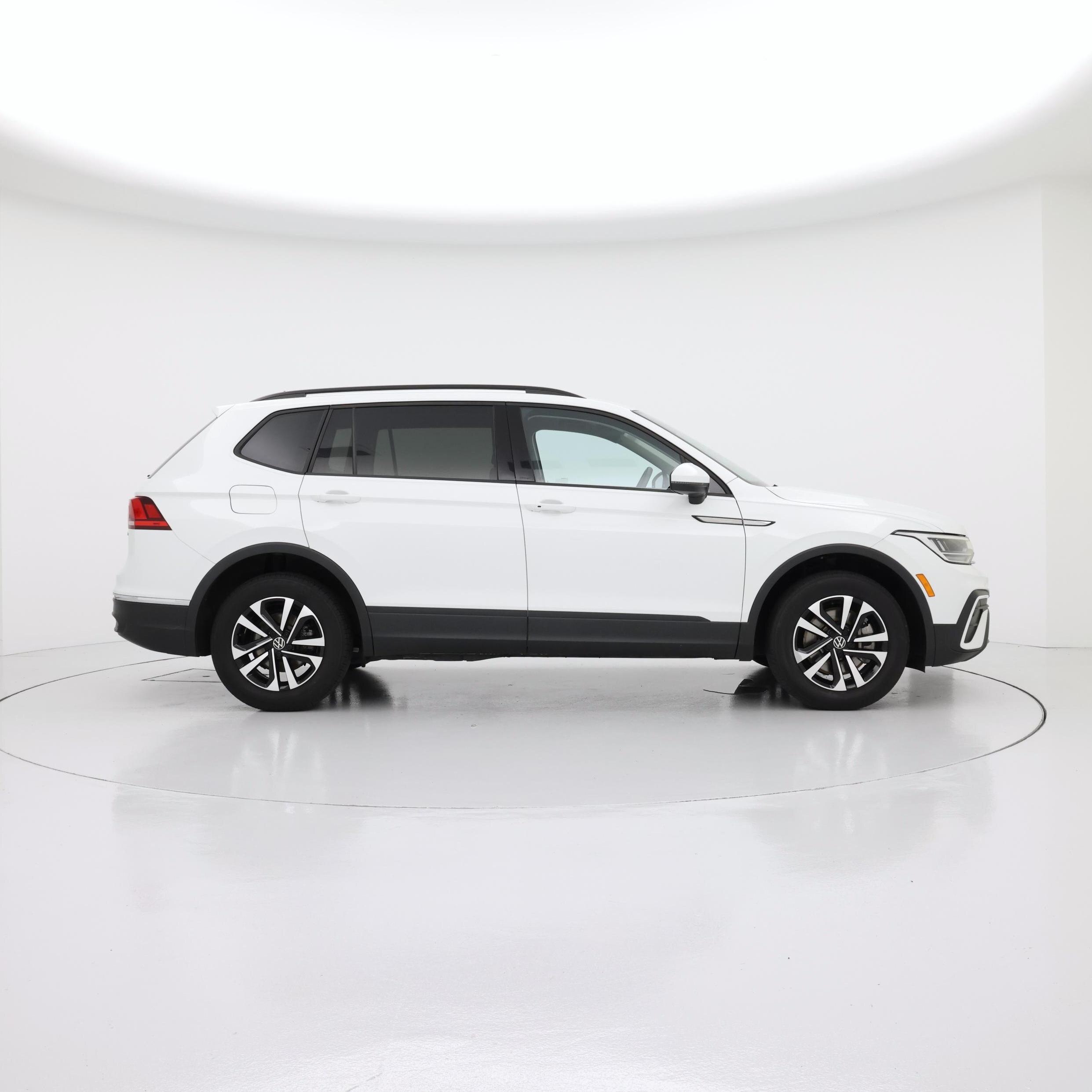 Thumbnail: 2022 Volkswagen Tiguan - 7