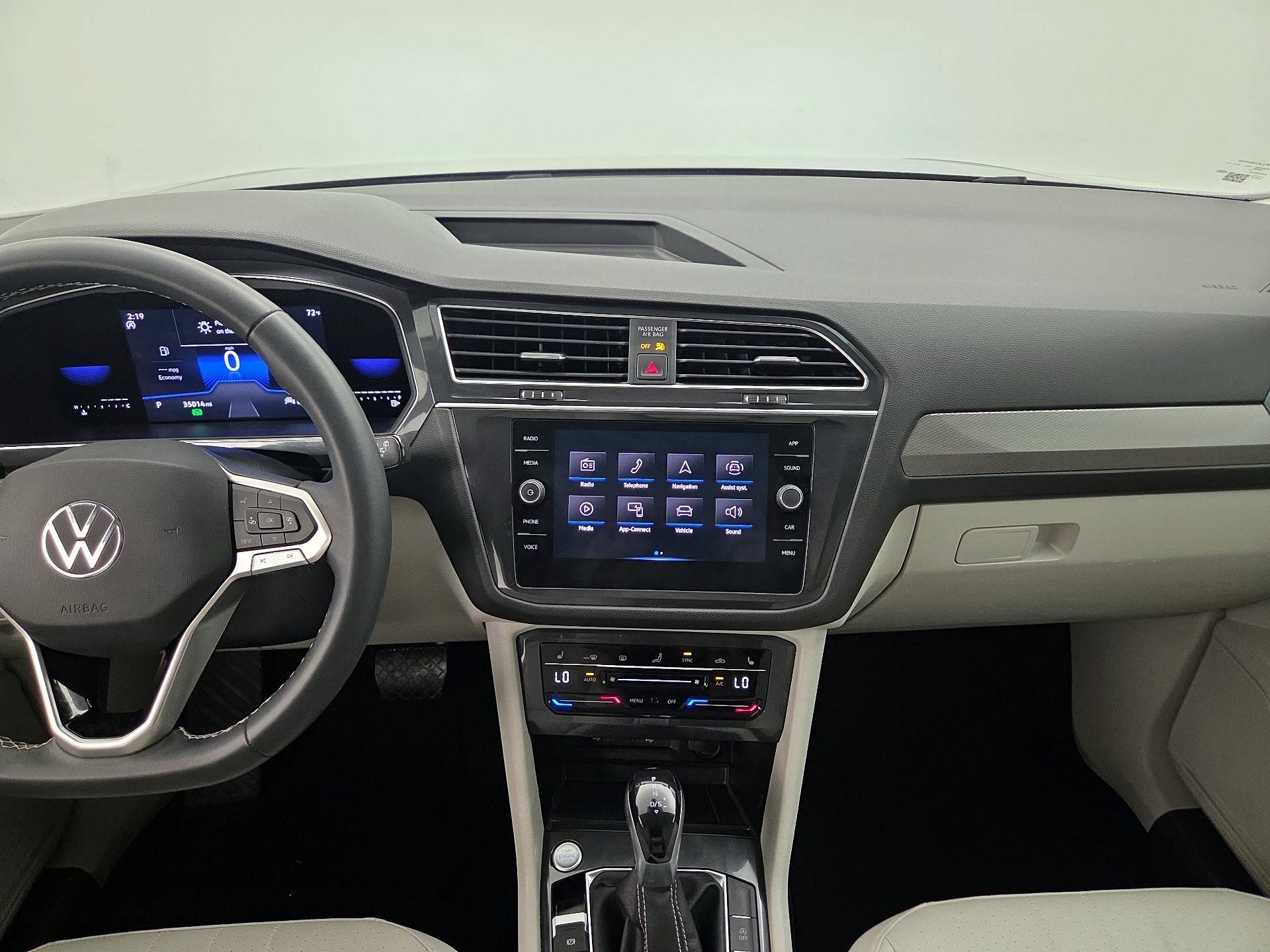 Thumbnail: 2023 Volkswagen Tiguan - 9