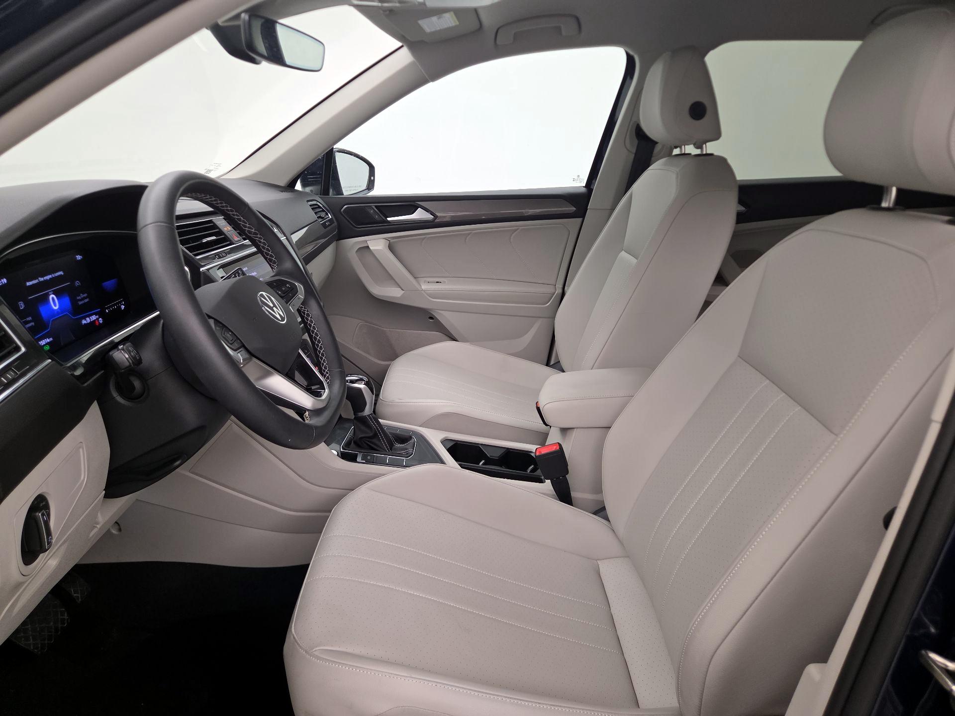 Thumbnail: 2023 Volkswagen Tiguan - 11