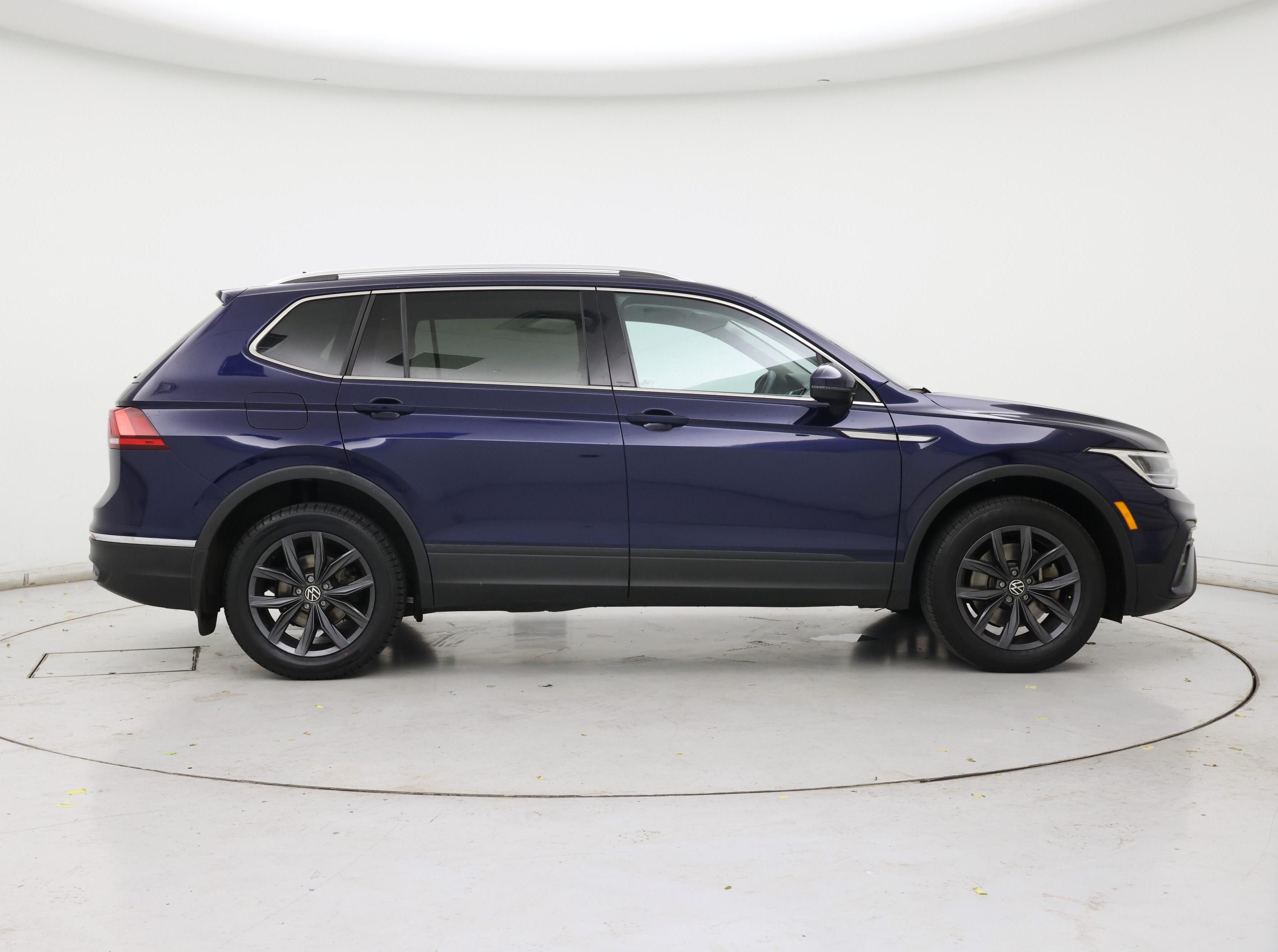 Thumbnail: 2023 Volkswagen Tiguan - 7