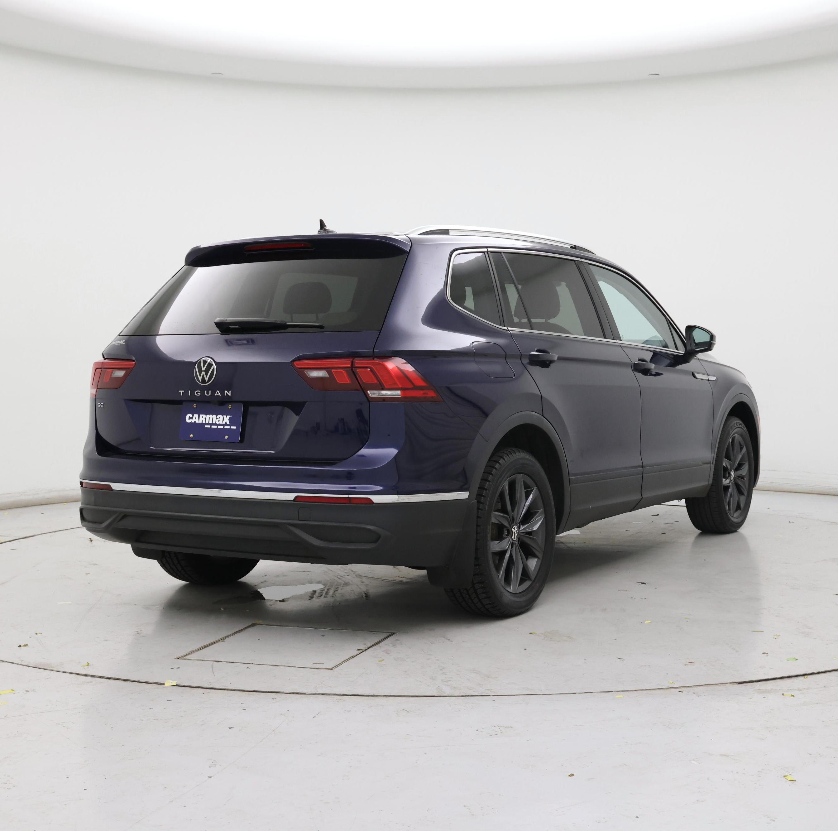 Thumbnail: 2023 Volkswagen Tiguan - 8