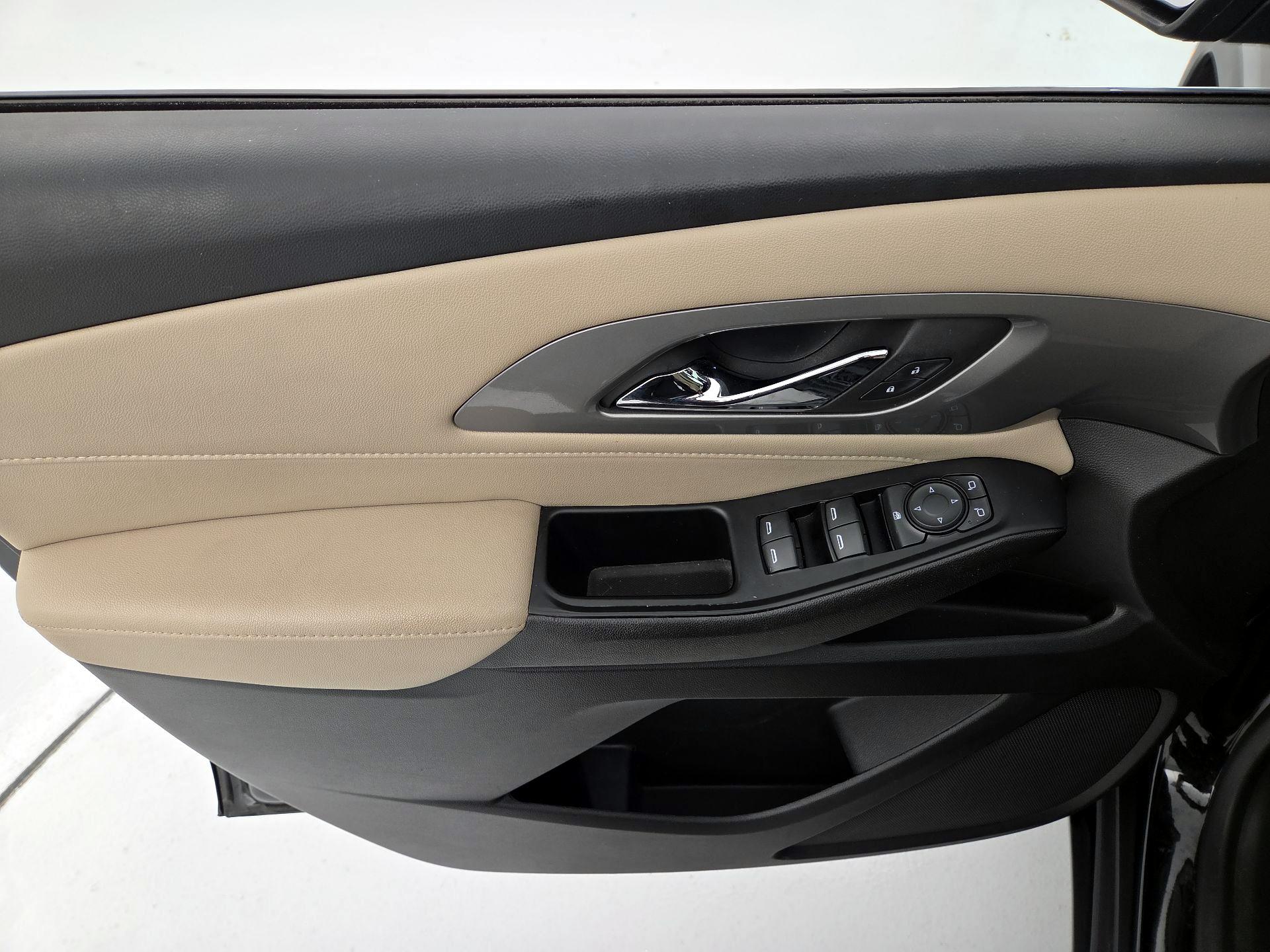 Thumbnail: 2023 Chevrolet Traverse - 12