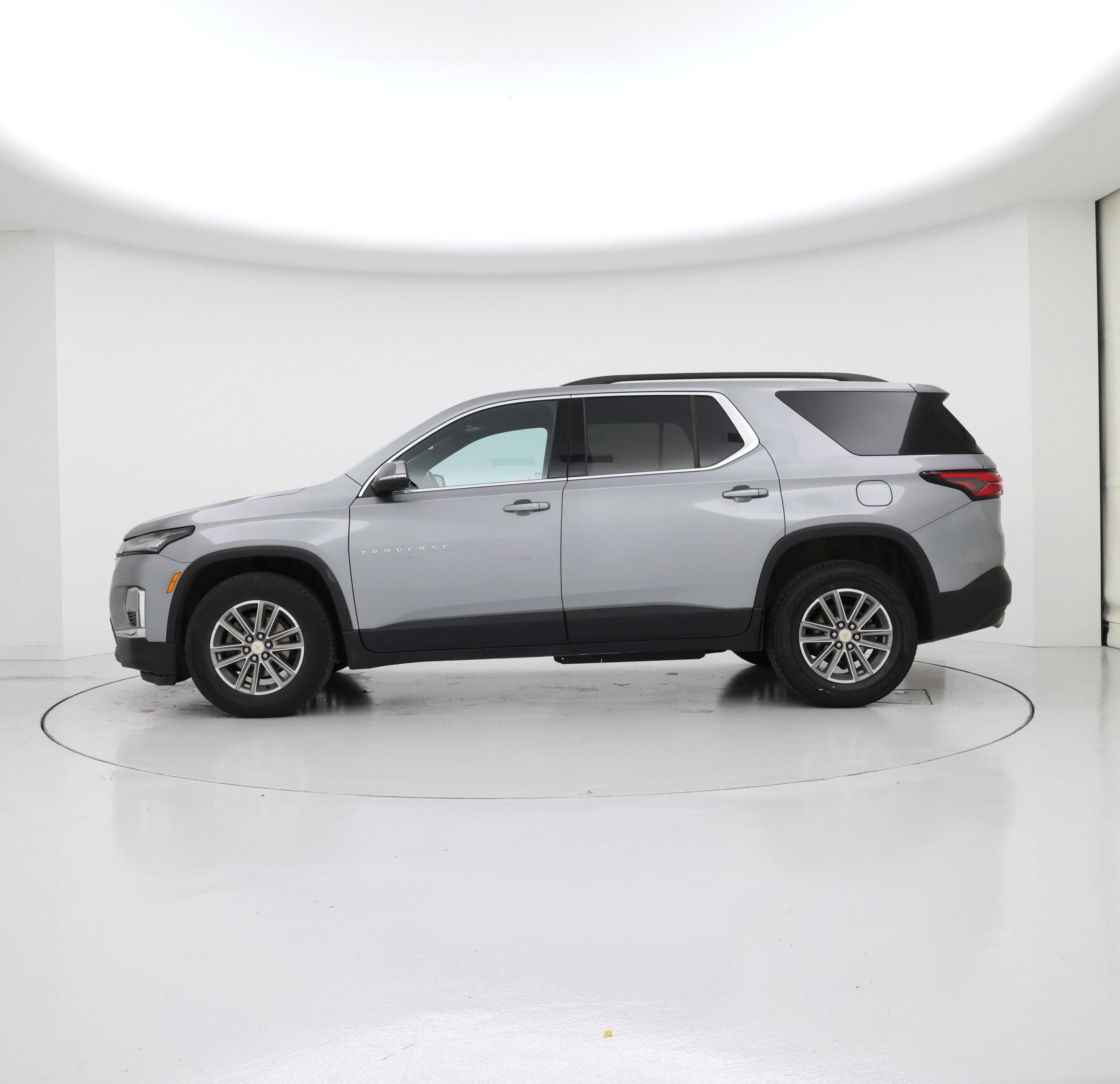 Thumbnail: 2023 Chevrolet Traverse - 3