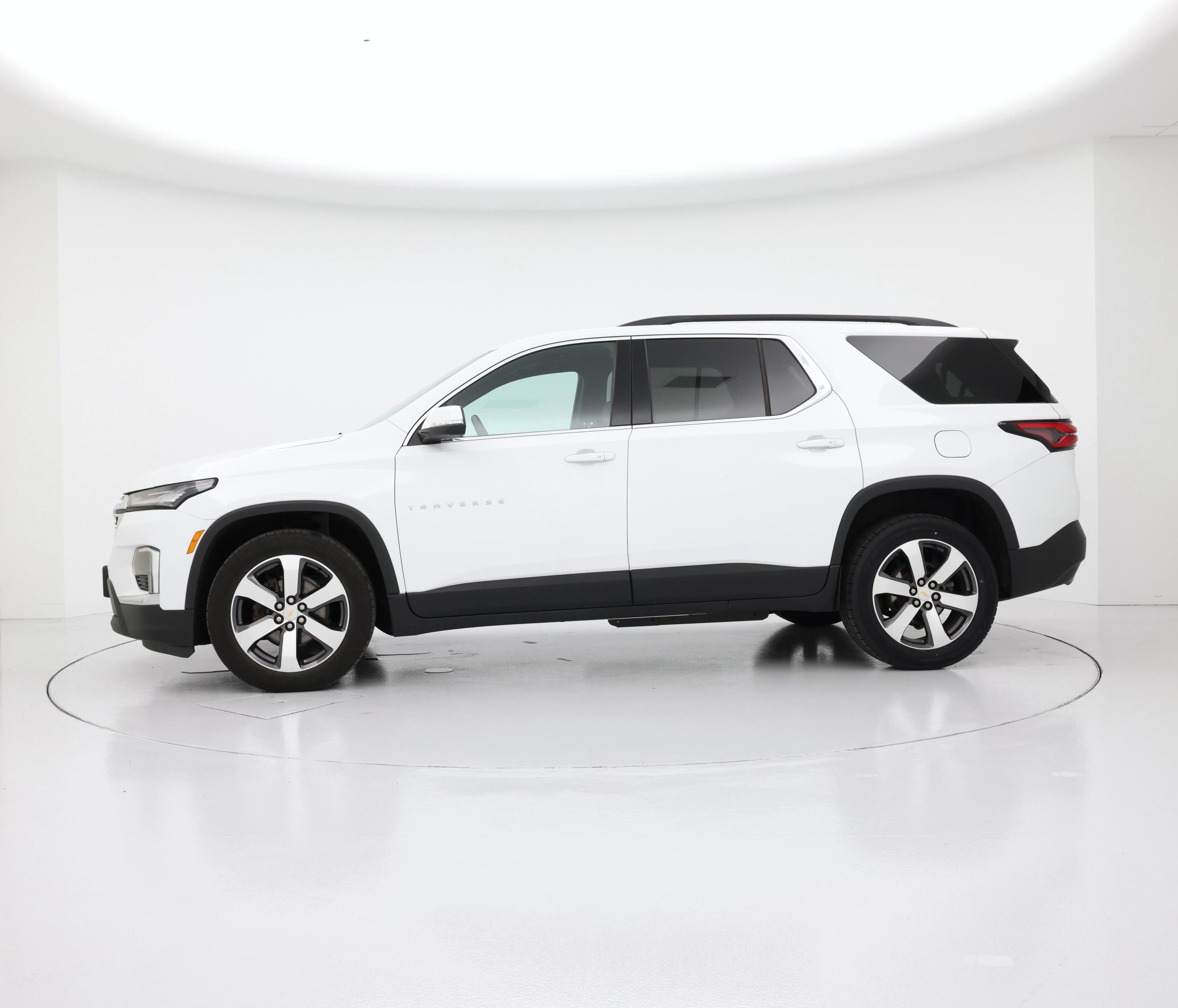 Thumbnail: 2023 Chevrolet Traverse - 3