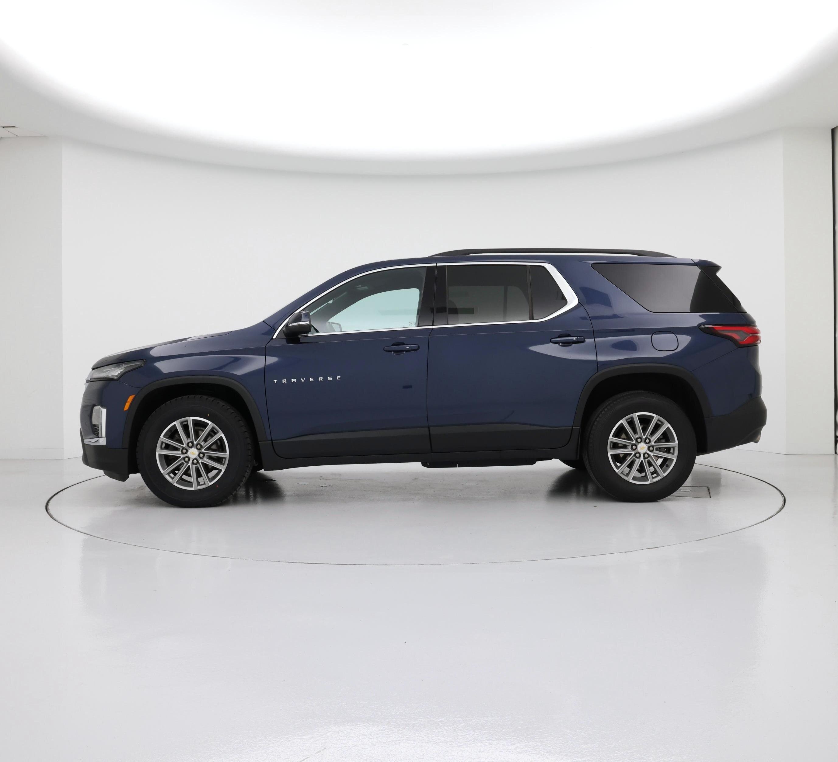 Thumbnail: 2023 Chevrolet Traverse - 3