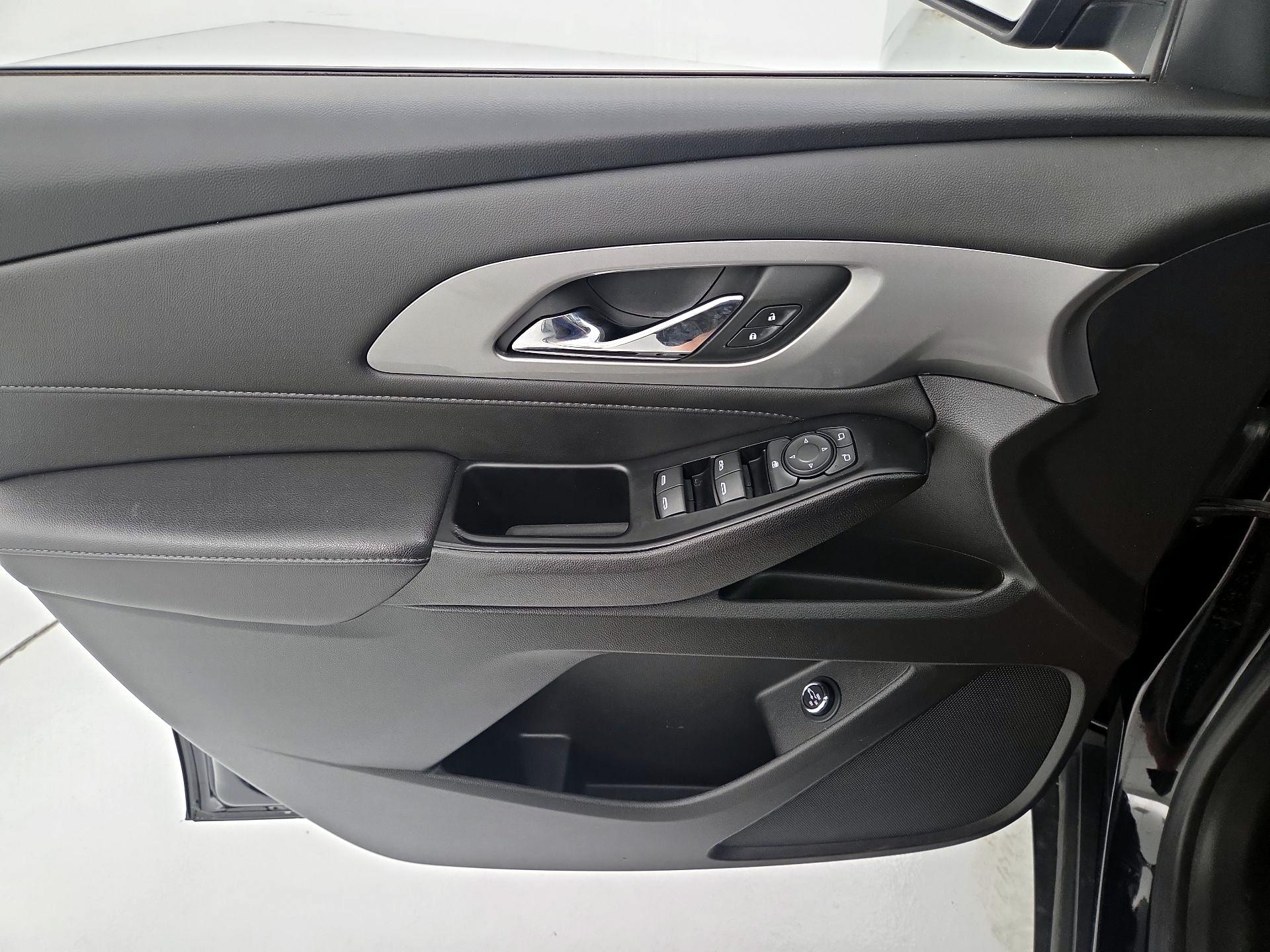Thumbnail: 2023 Chevrolet Traverse - 12