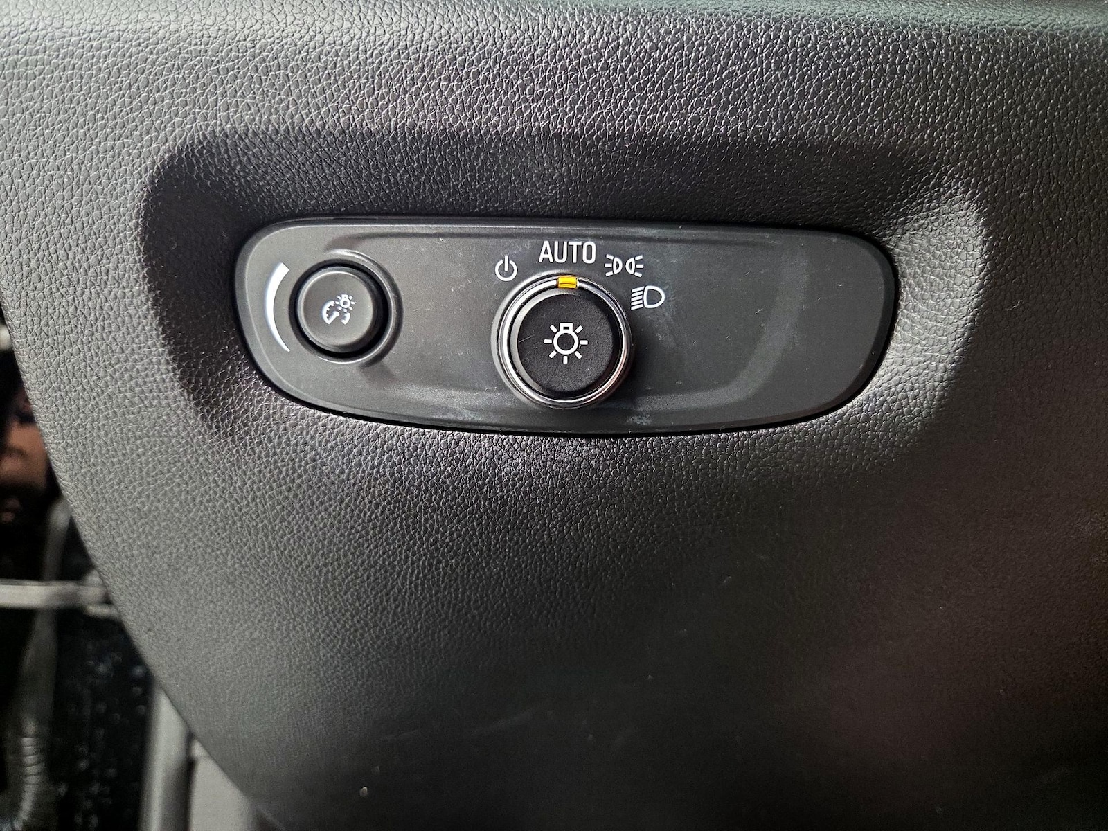 2023 Chevrolet Traverse 1LT - Photo 14