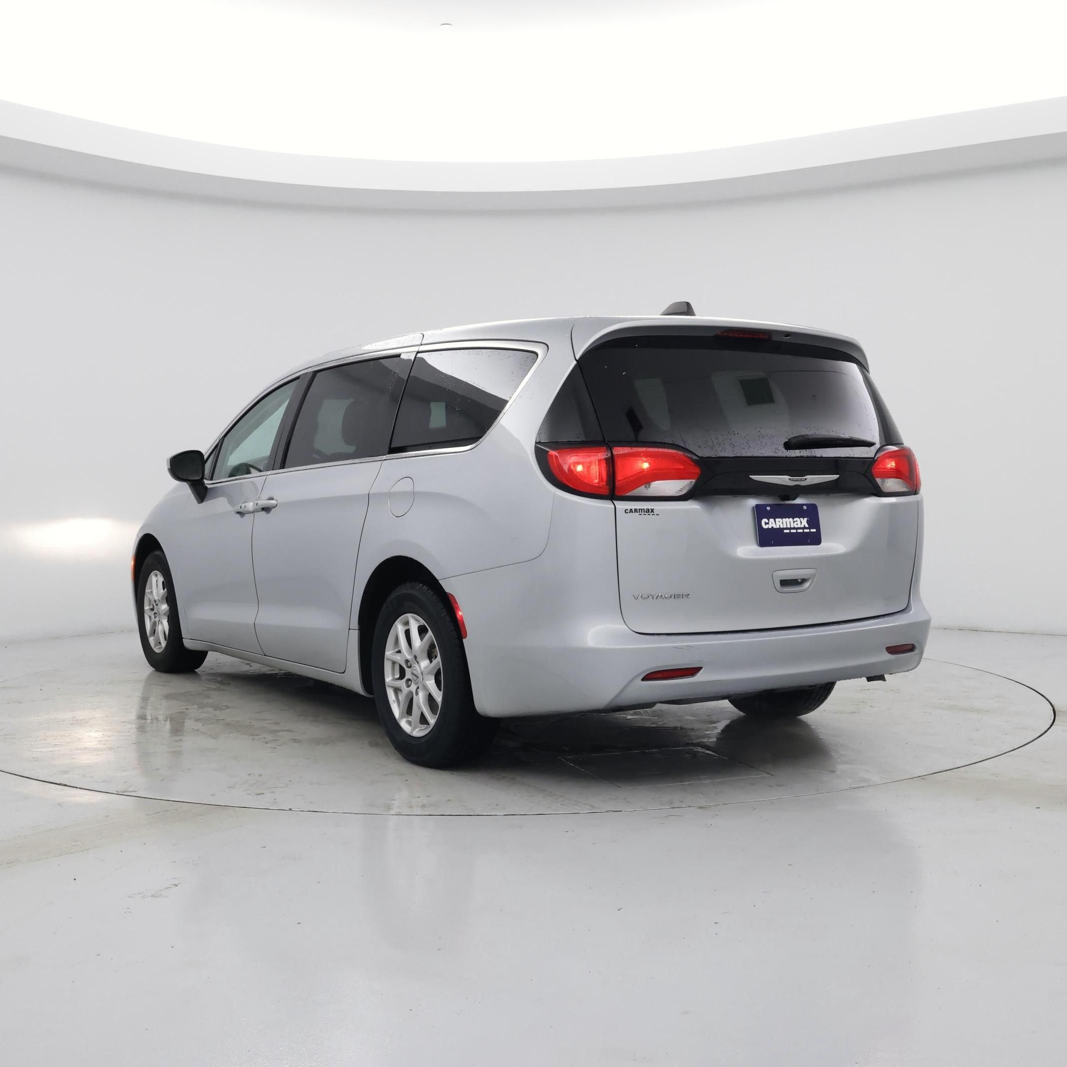Thumbnail: 2023 Chrysler Voyager - 2