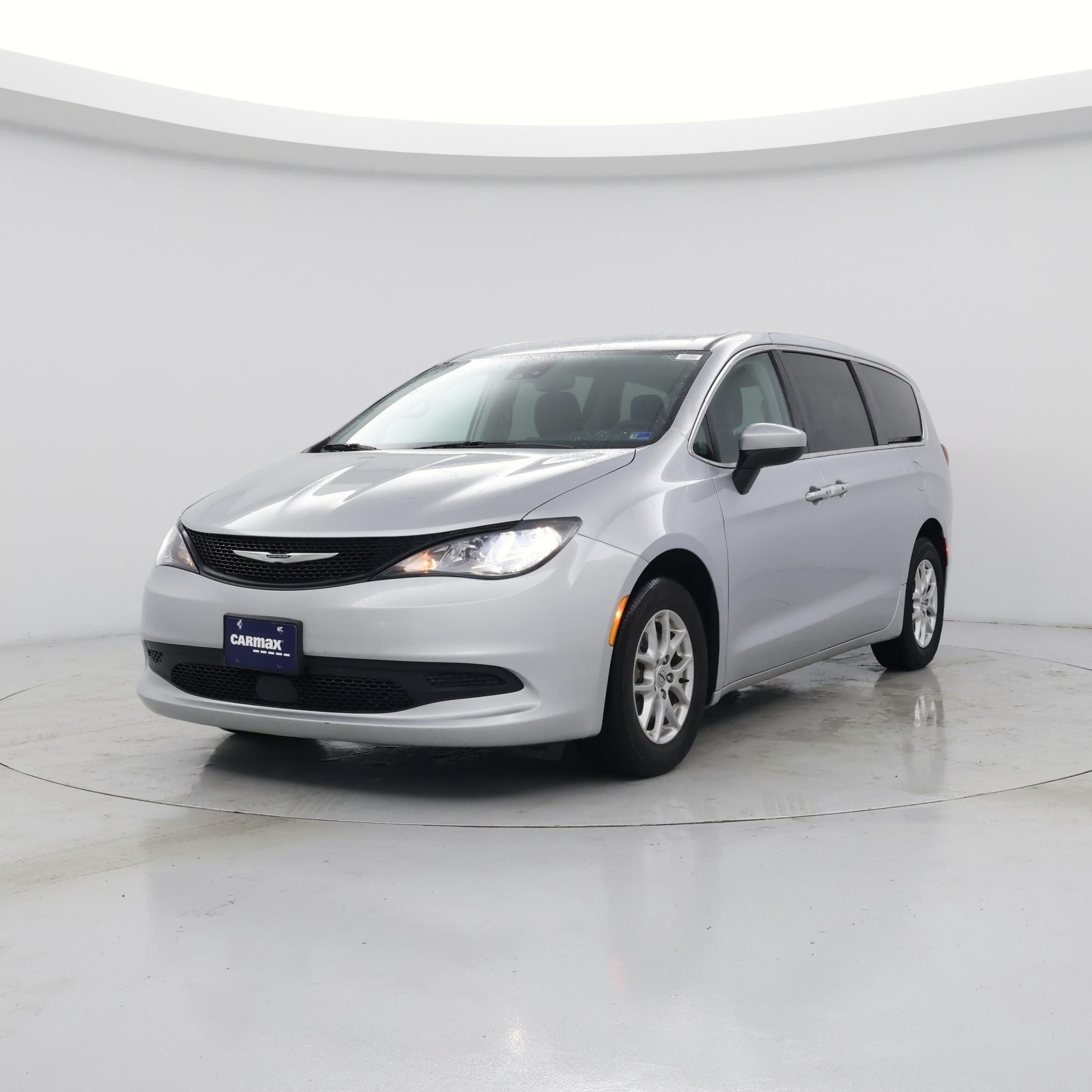 Thumbnail: 2023 Chrysler Voyager - 4