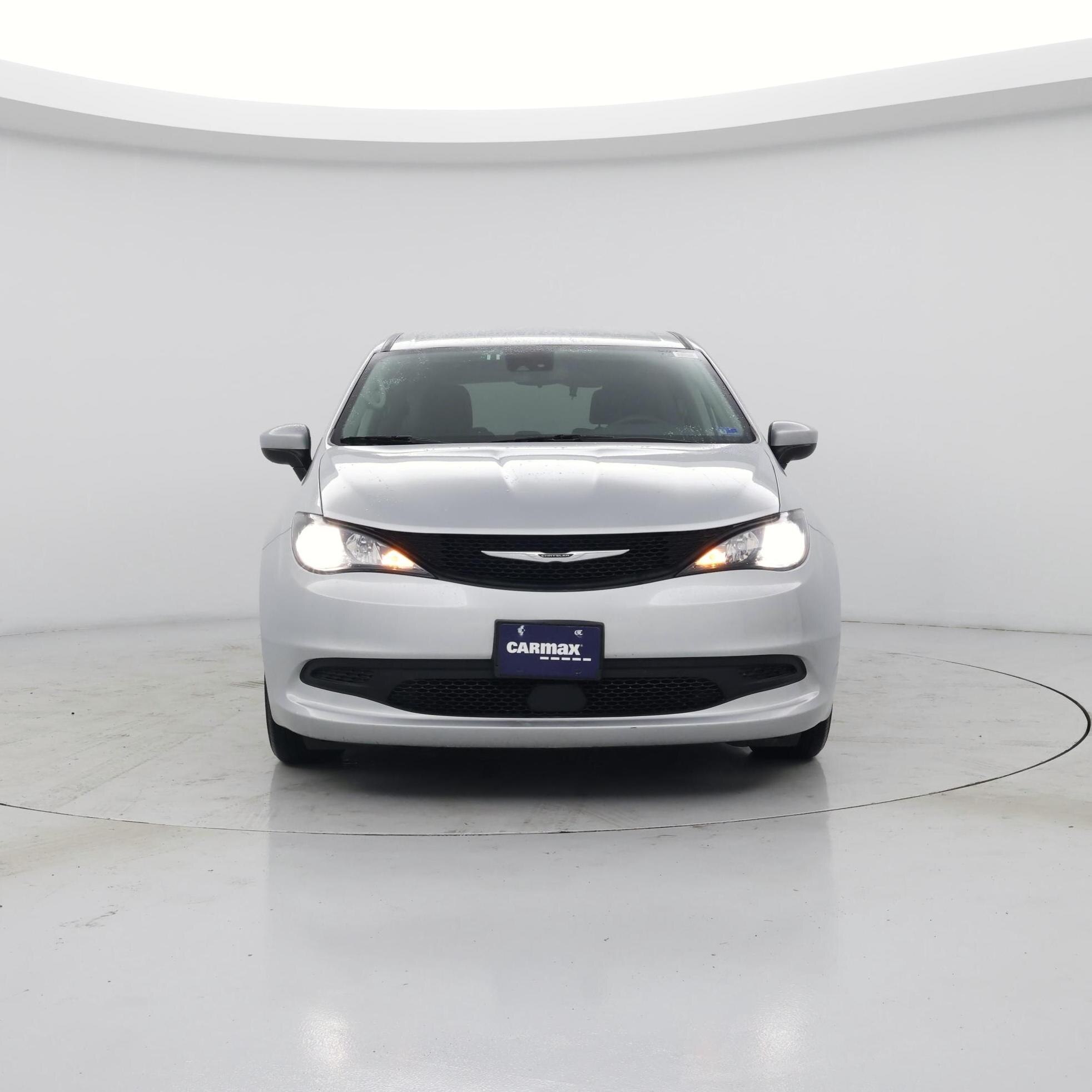 Thumbnail: 2023 Chrysler Voyager - 5