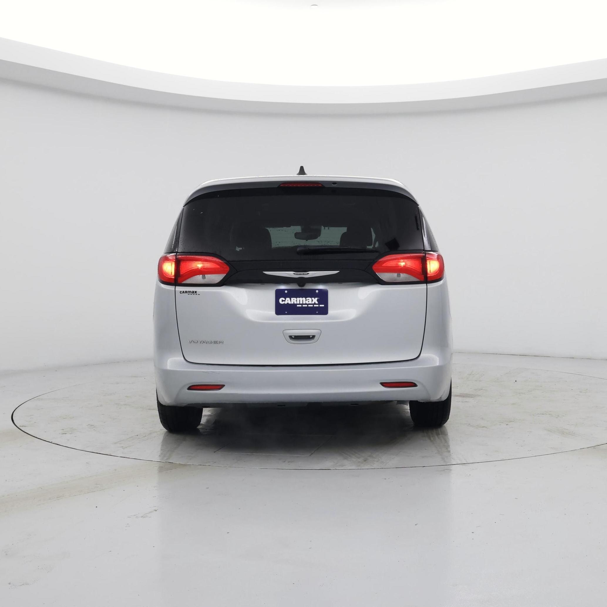 Thumbnail: 2023 Chrysler Voyager - 6