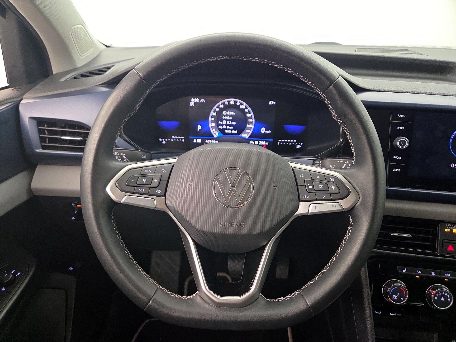 Thumbnail: 2023 Volkswagen Taos - 10
