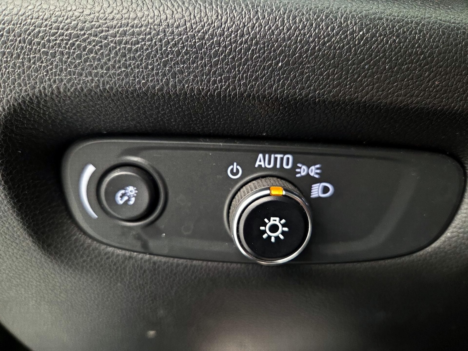 2023 Chevrolet Traverse 3LT - Photo 14
