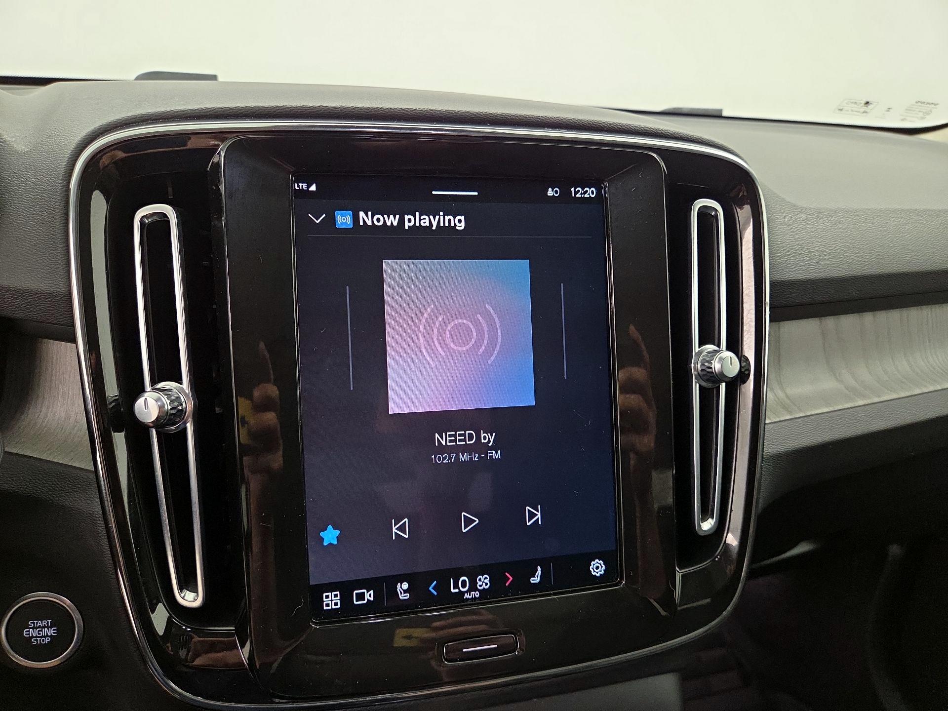 Thumbnail: 2023 Volvo XC40 - 15