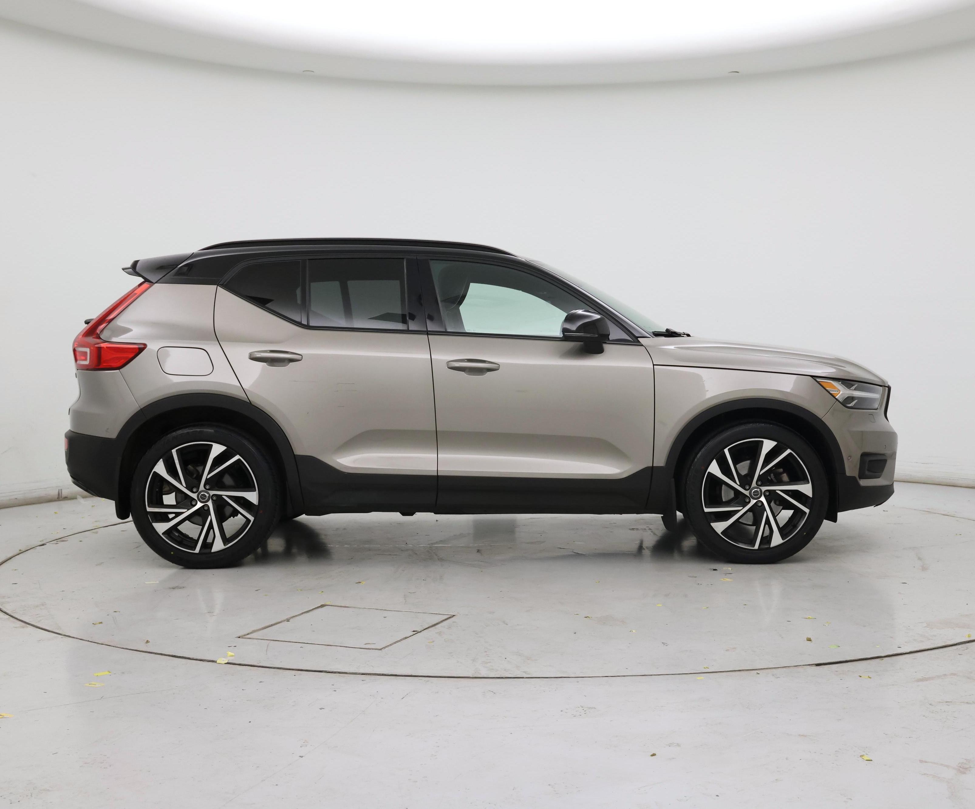Thumbnail: 2022 Volvo XC40 - 7