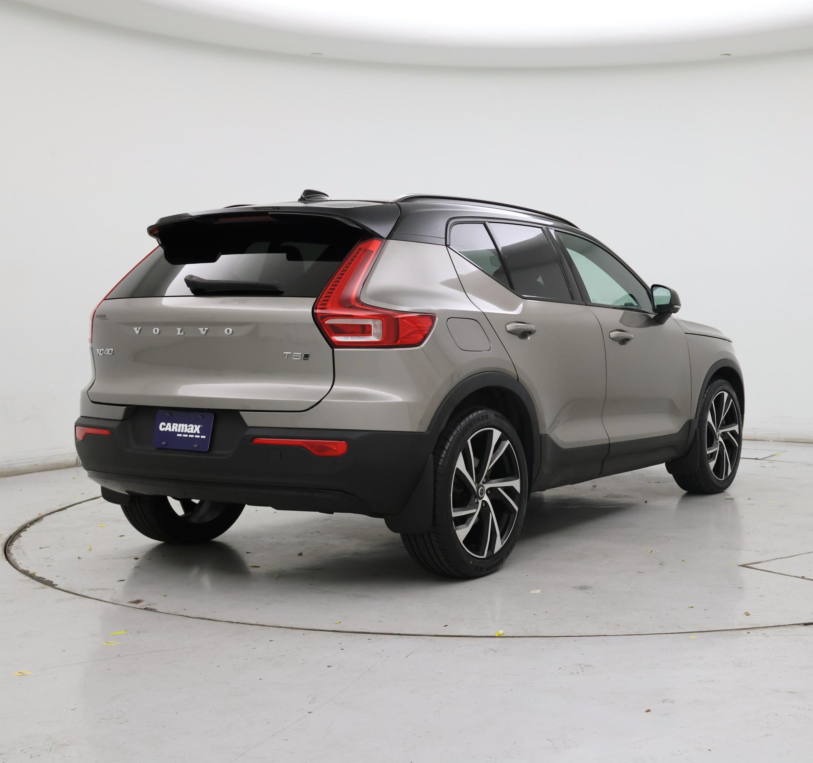 Thumbnail: 2022 Volvo XC40 - 8