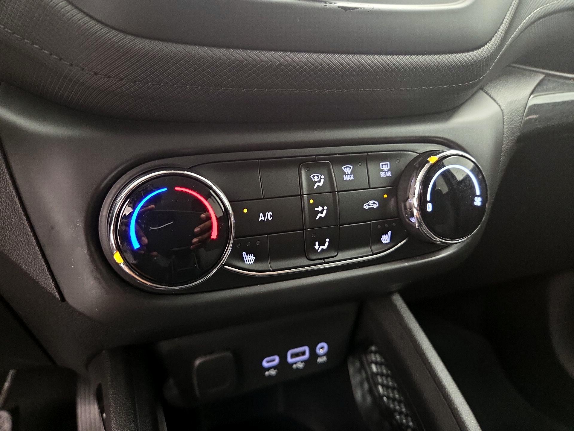 Thumbnail: 2021 Chevrolet TrailBlazer - 16