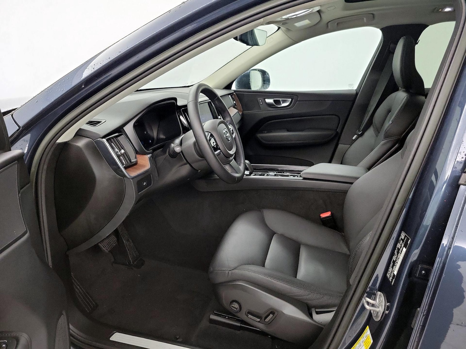 2023 Volvo XC60 Plus - Photo 12
