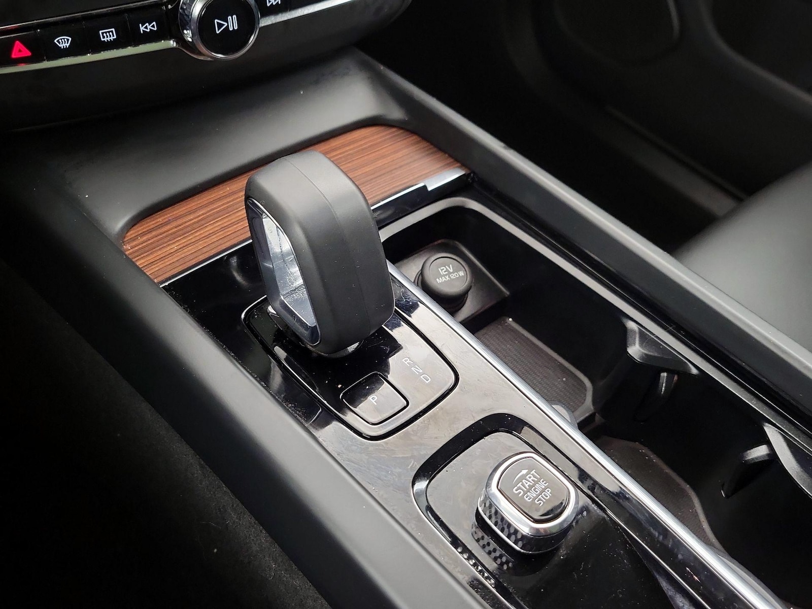 2023 Volvo XC60 Plus - Photo 18