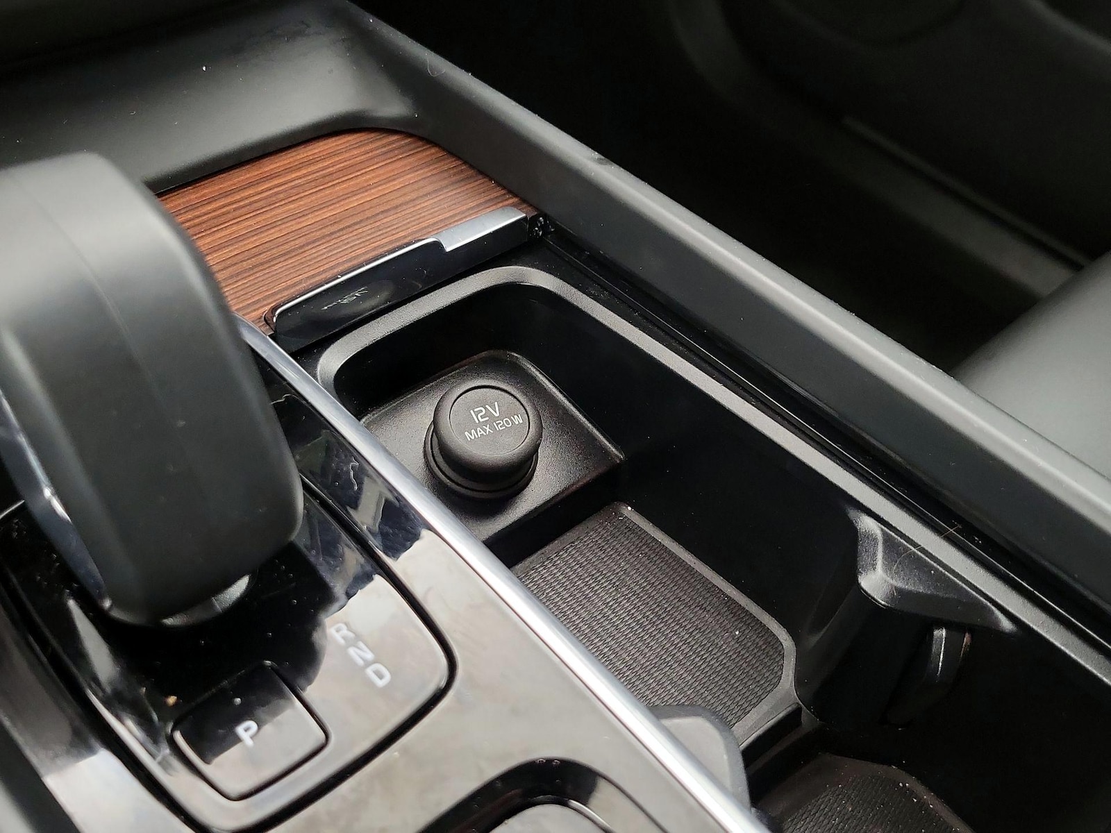 2023 Volvo XC60 Plus - Photo 19