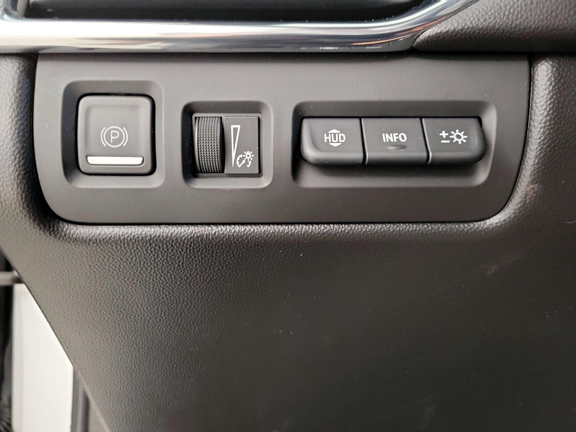 Thumbnail: 2023 Cadillac XT4 - 13