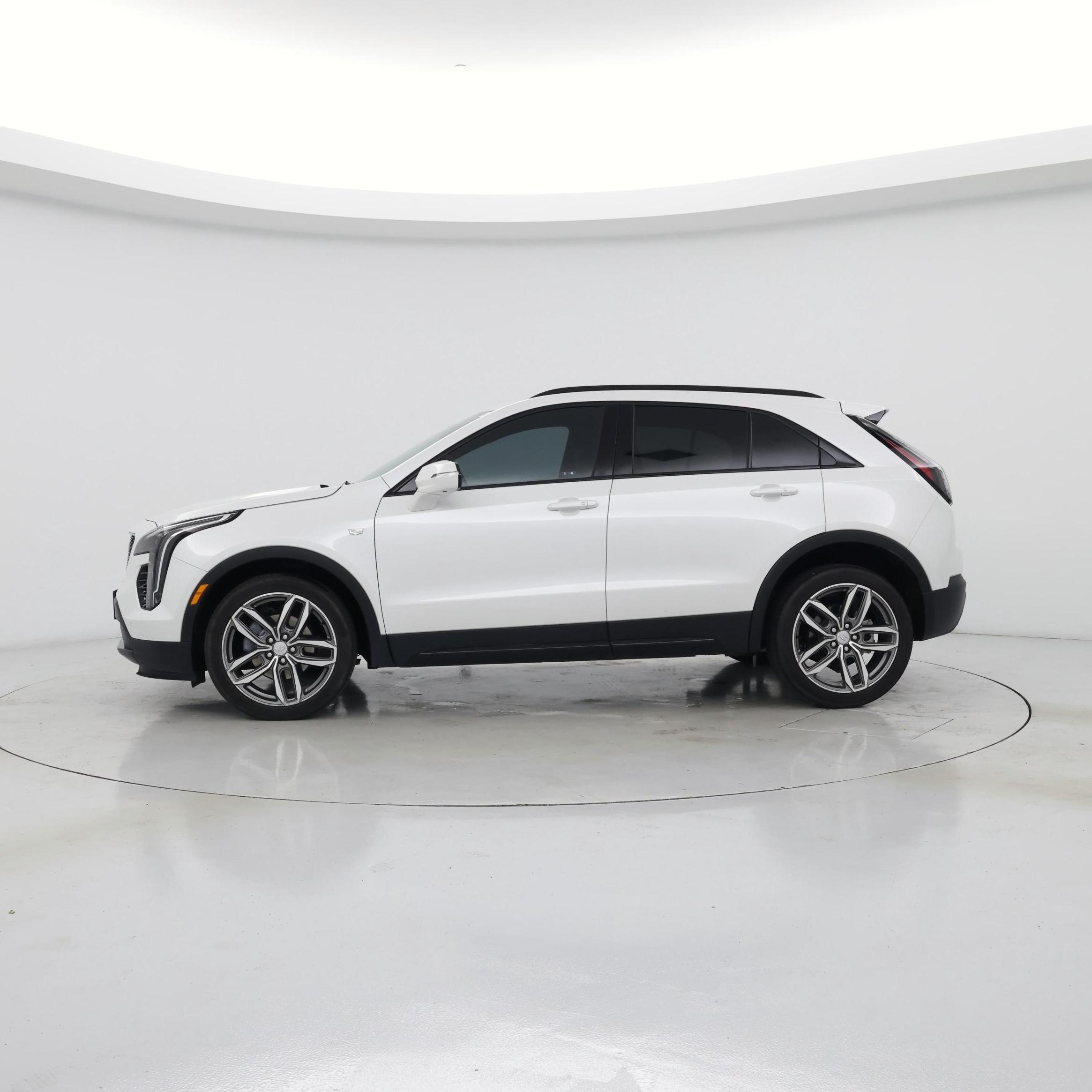 Thumbnail: 2023 Cadillac XT4 - 3