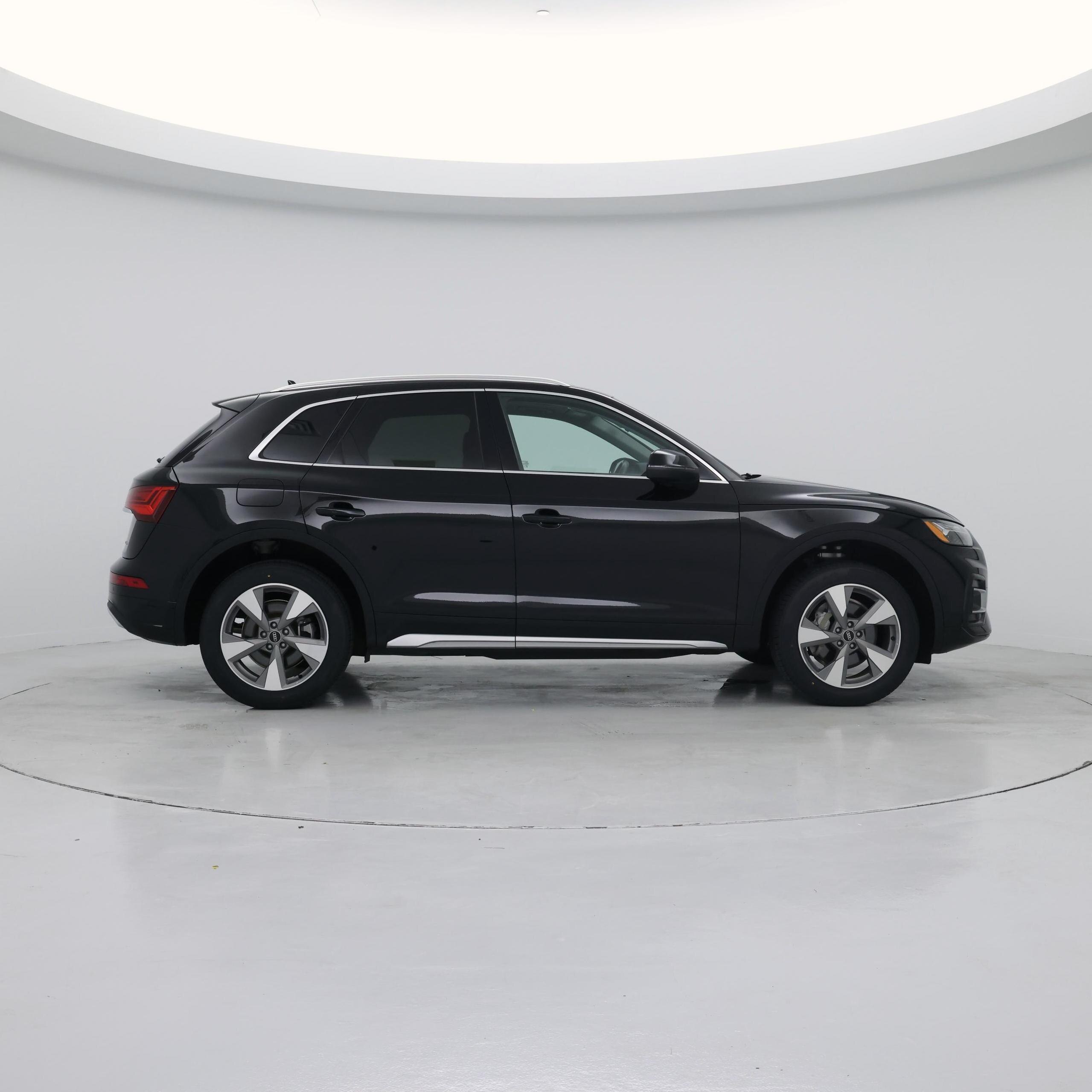Thumbnail: 2023 Audi Q5 - 7