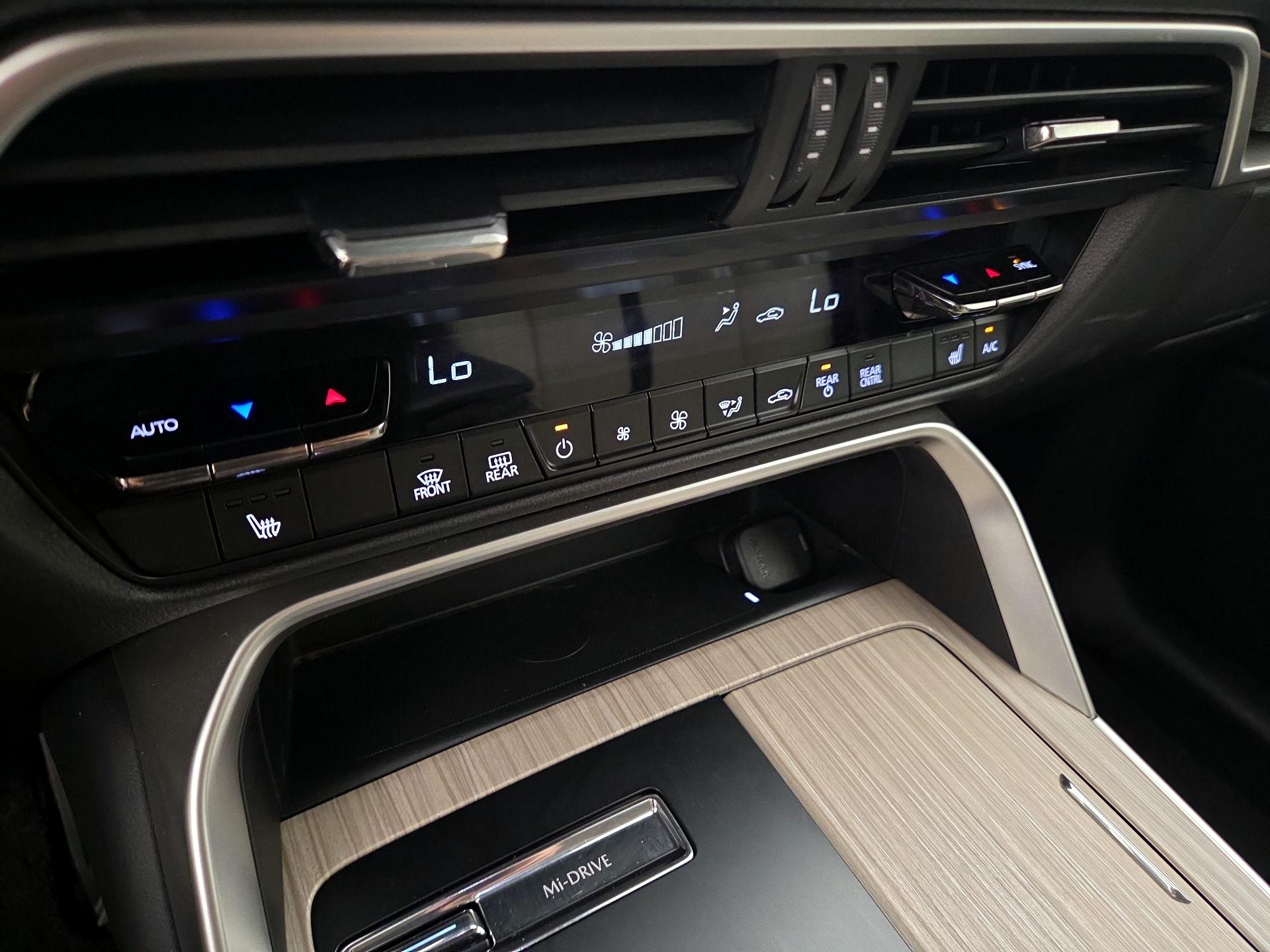 Thumbnail: 2024 Mazda CX-90 - 16