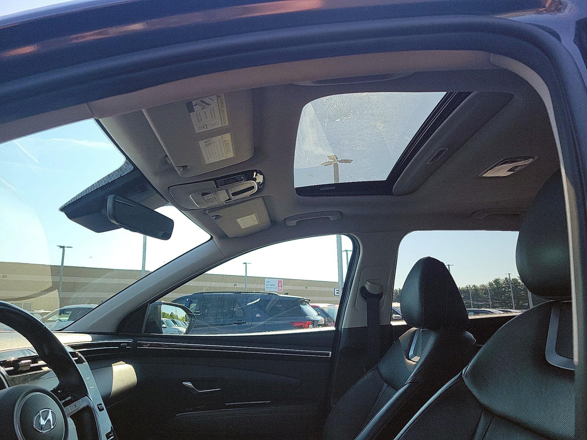 Thumbnail: 2022 Hyundai Tucson - 17