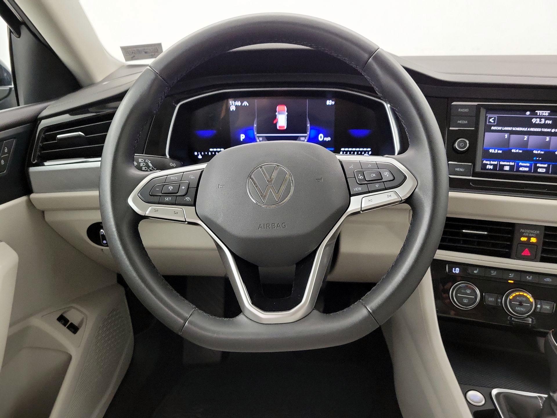 Thumbnail: 2024 Volkswagen Jetta - 10