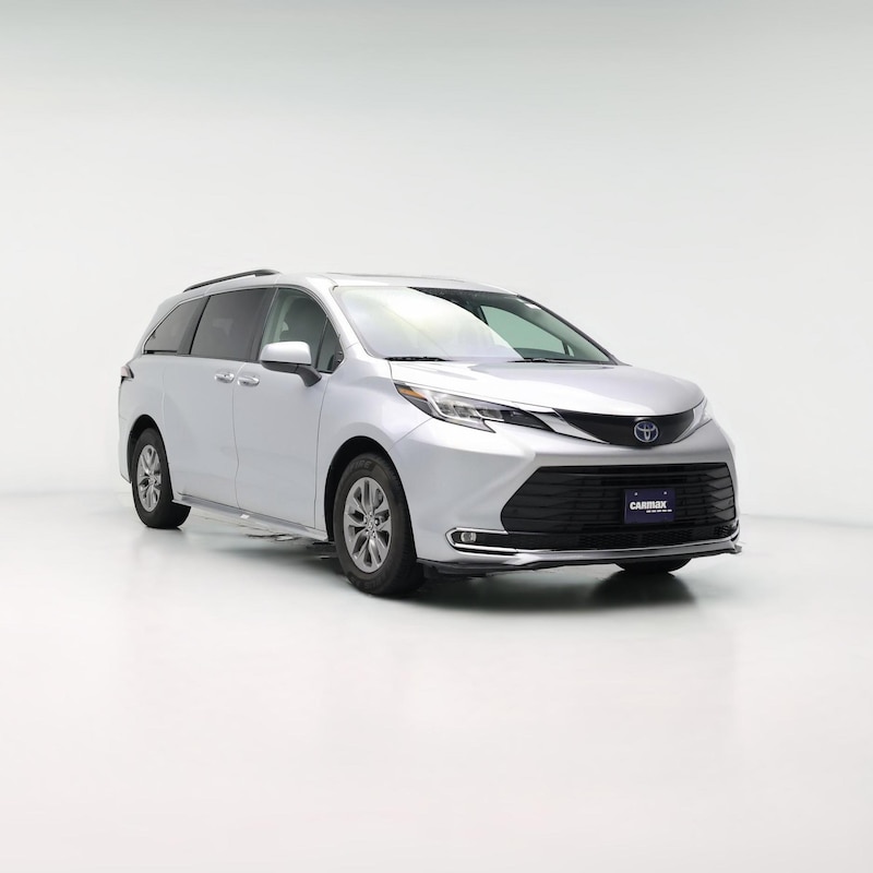 2023 Toyota Sienna Hybrid XLE