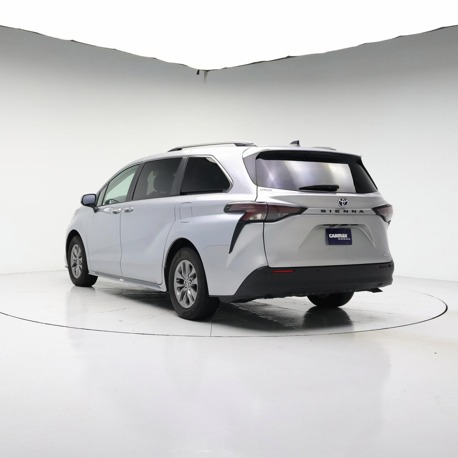 Thumbnail: 2023 Toyota Sienna - 2