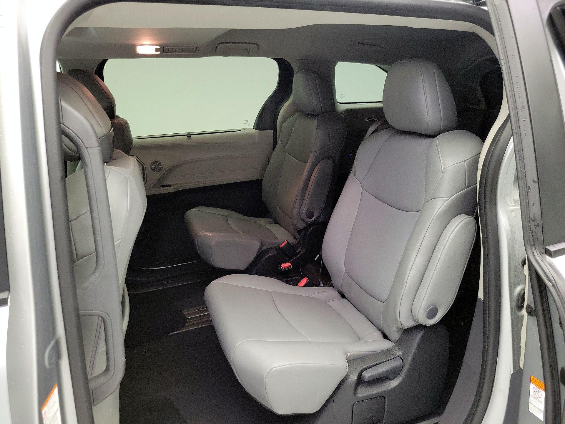 Thumbnail: 2023 Toyota Sienna - 19