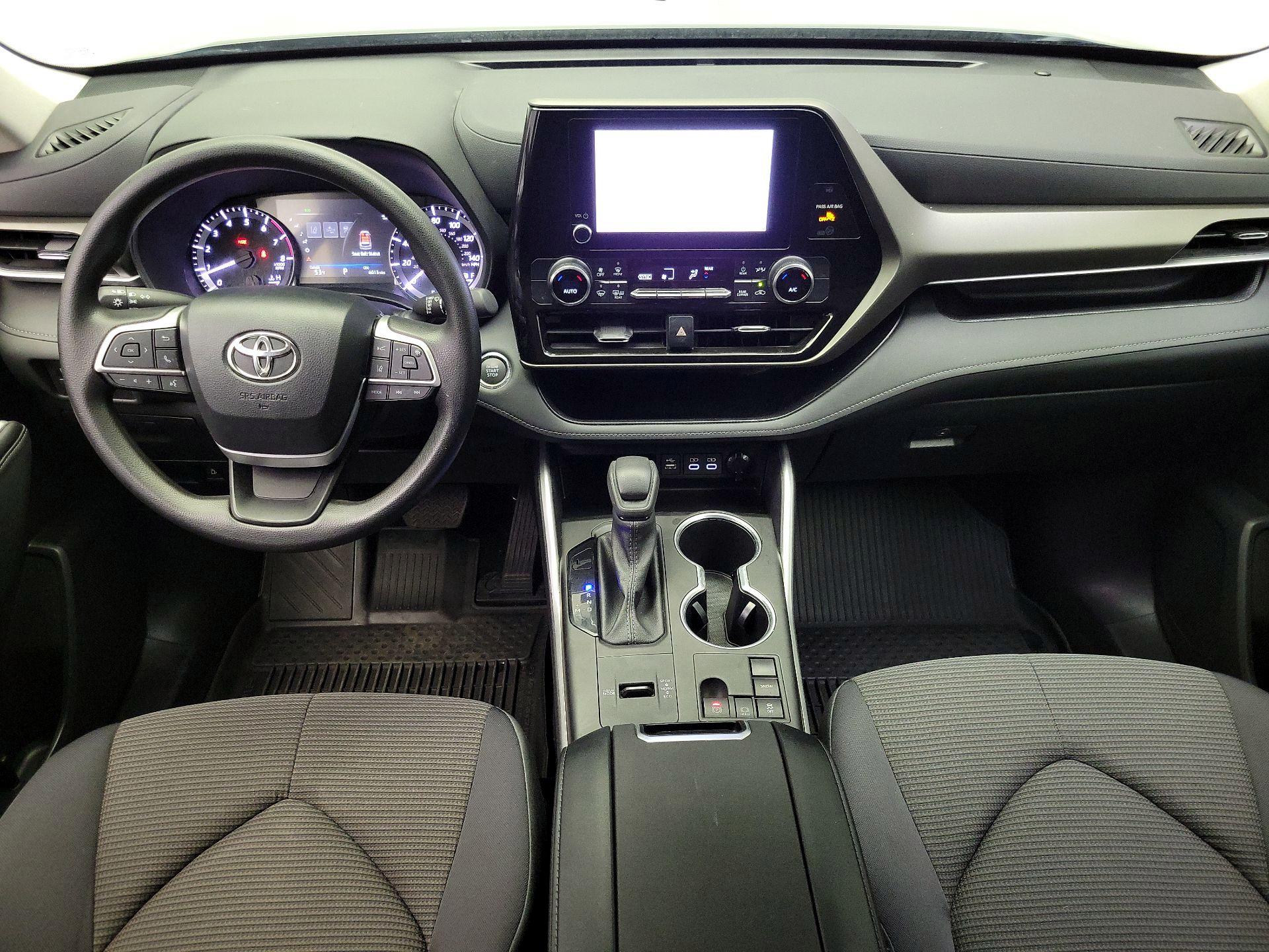 Thumbnail: 2023 Toyota Highlander - 9