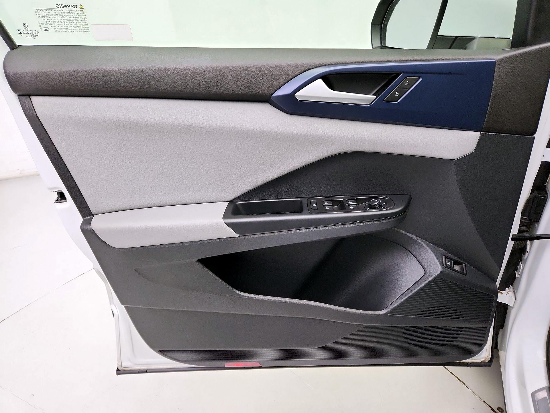 Thumbnail: 2023 Volkswagen Taos - 12