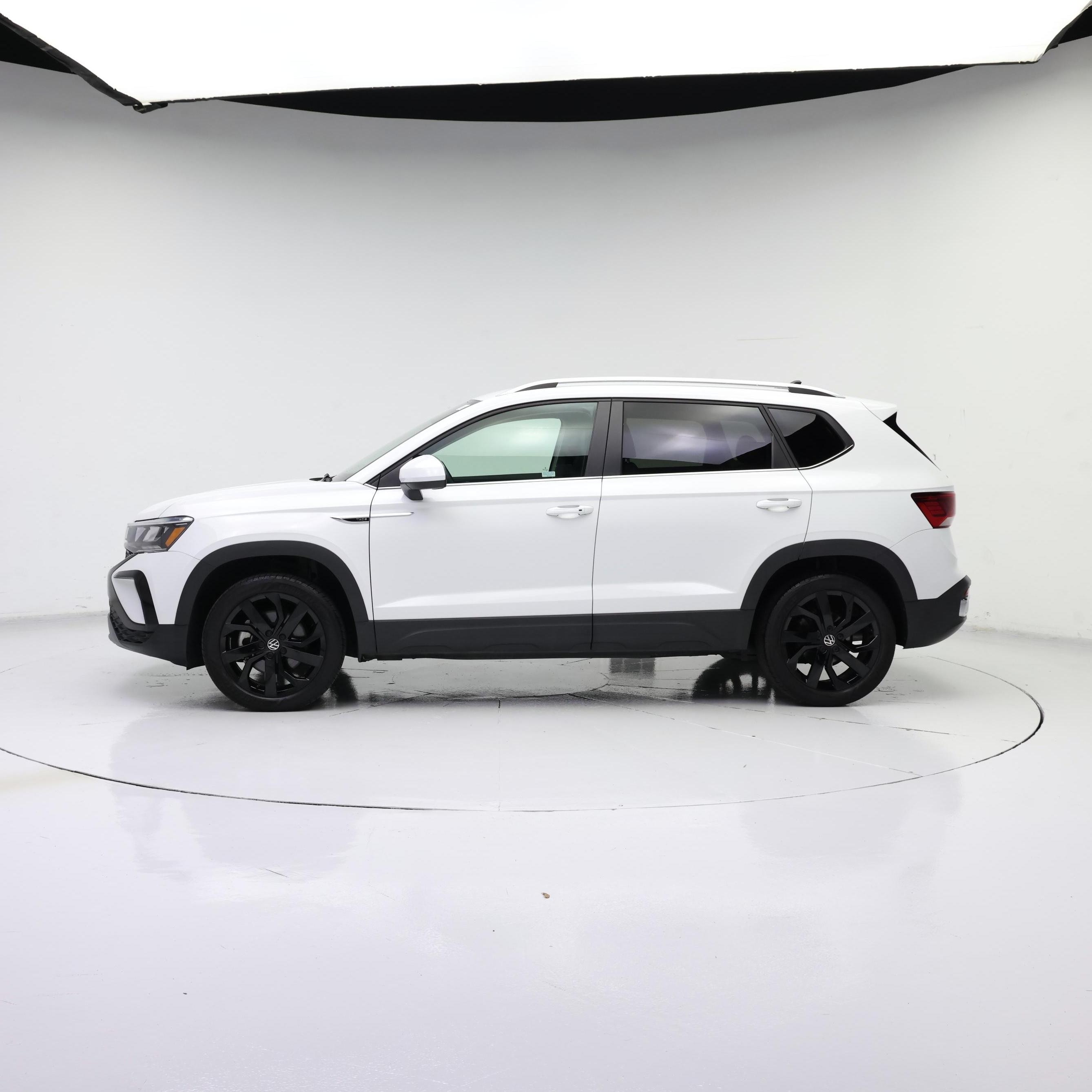 Thumbnail: 2023 Volkswagen Taos - 3