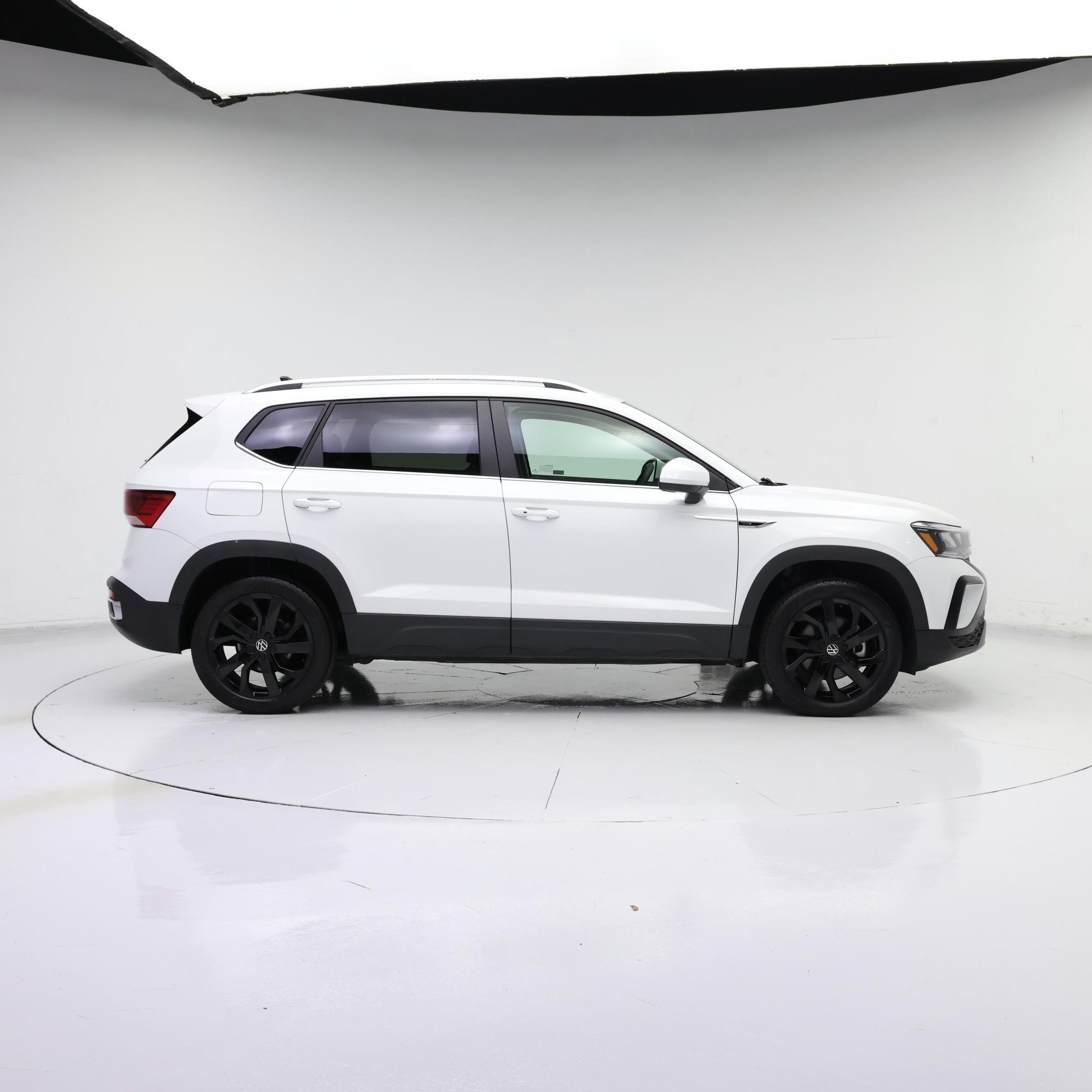 Thumbnail: 2023 Volkswagen Taos - 7