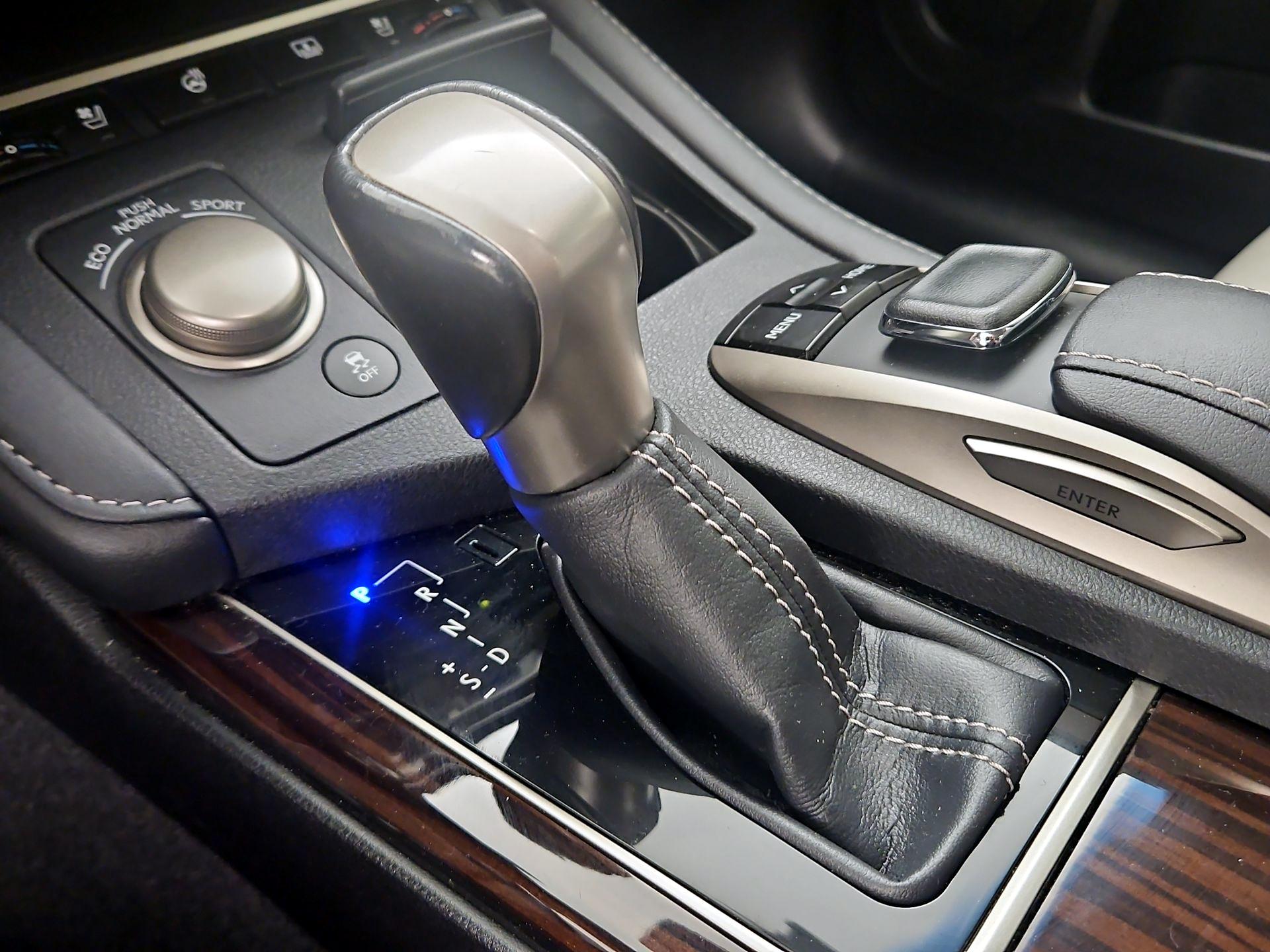 Thumbnail: 2016 Lexus ES - 18