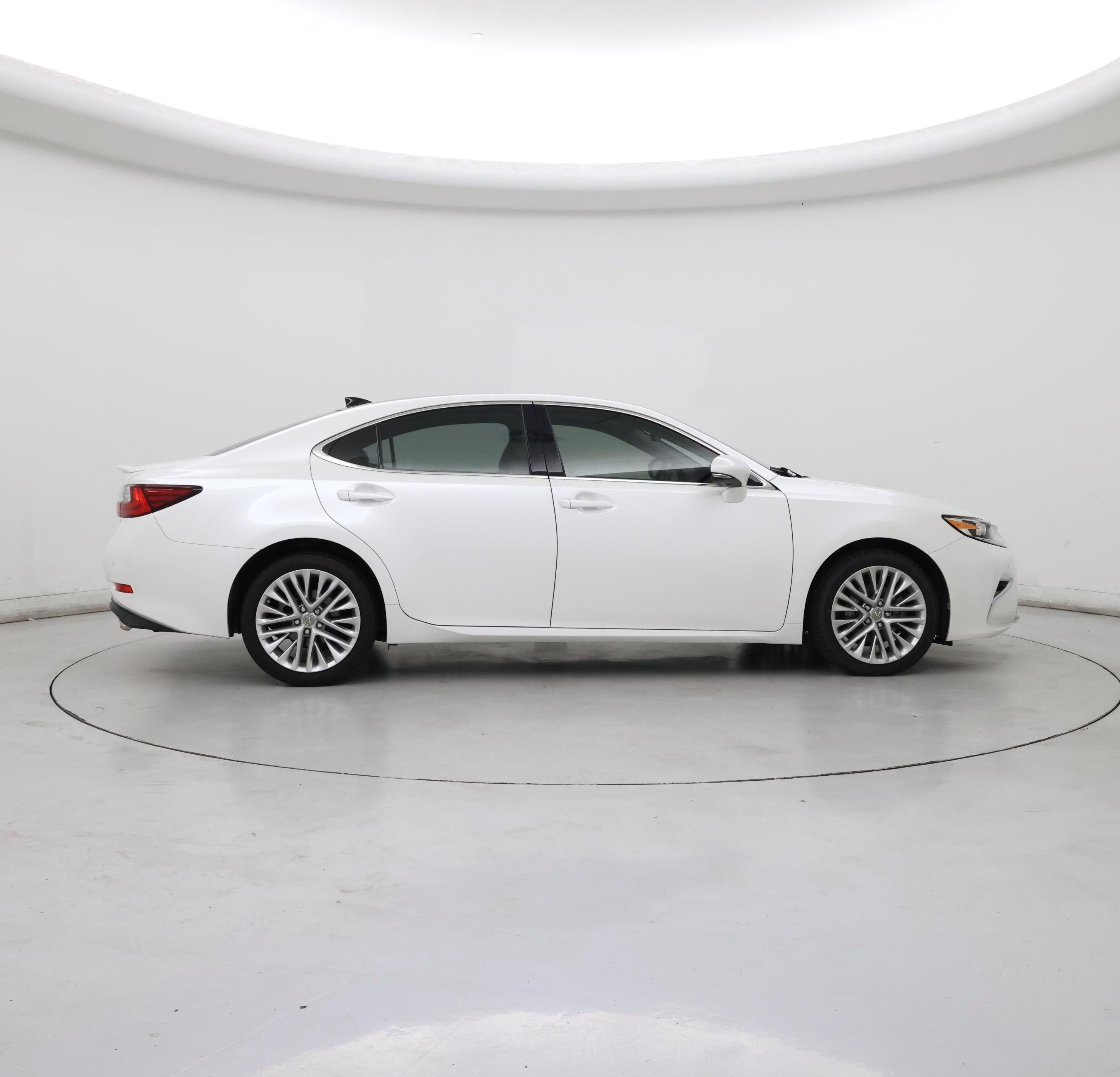 Thumbnail: 2016 Lexus ES - 7