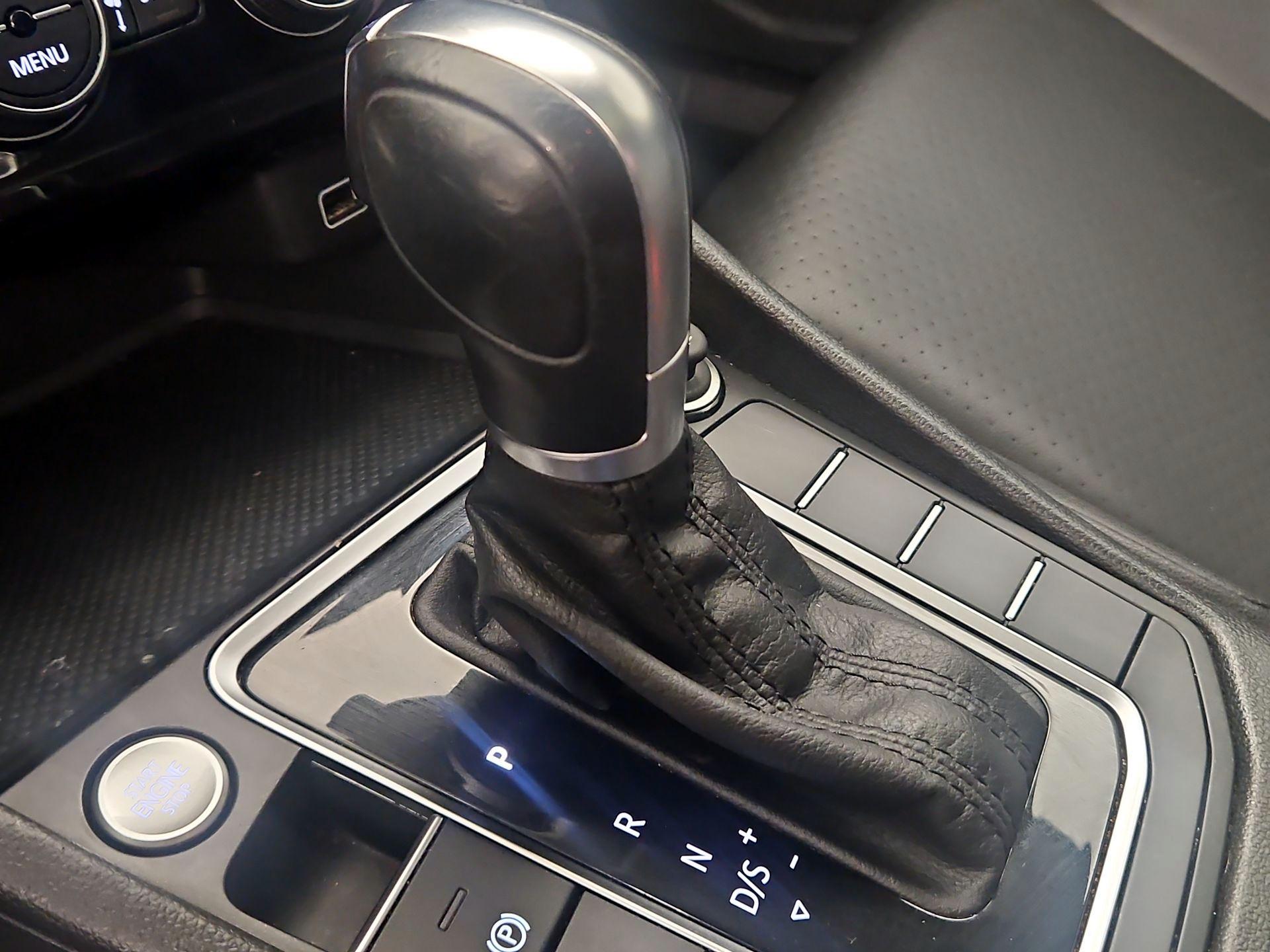 Thumbnail: 2019 Volkswagen Jetta - 17
