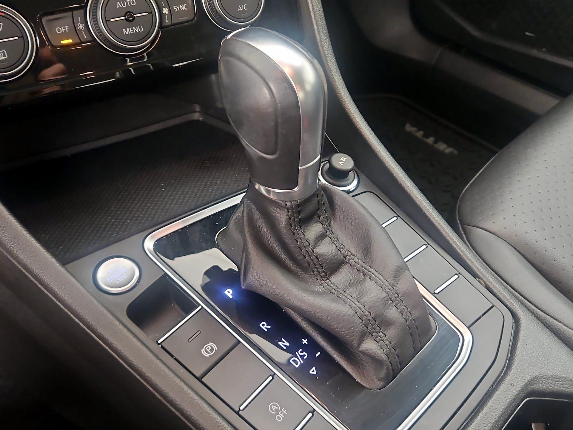 Thumbnail: 2019 Volkswagen Jetta - 17