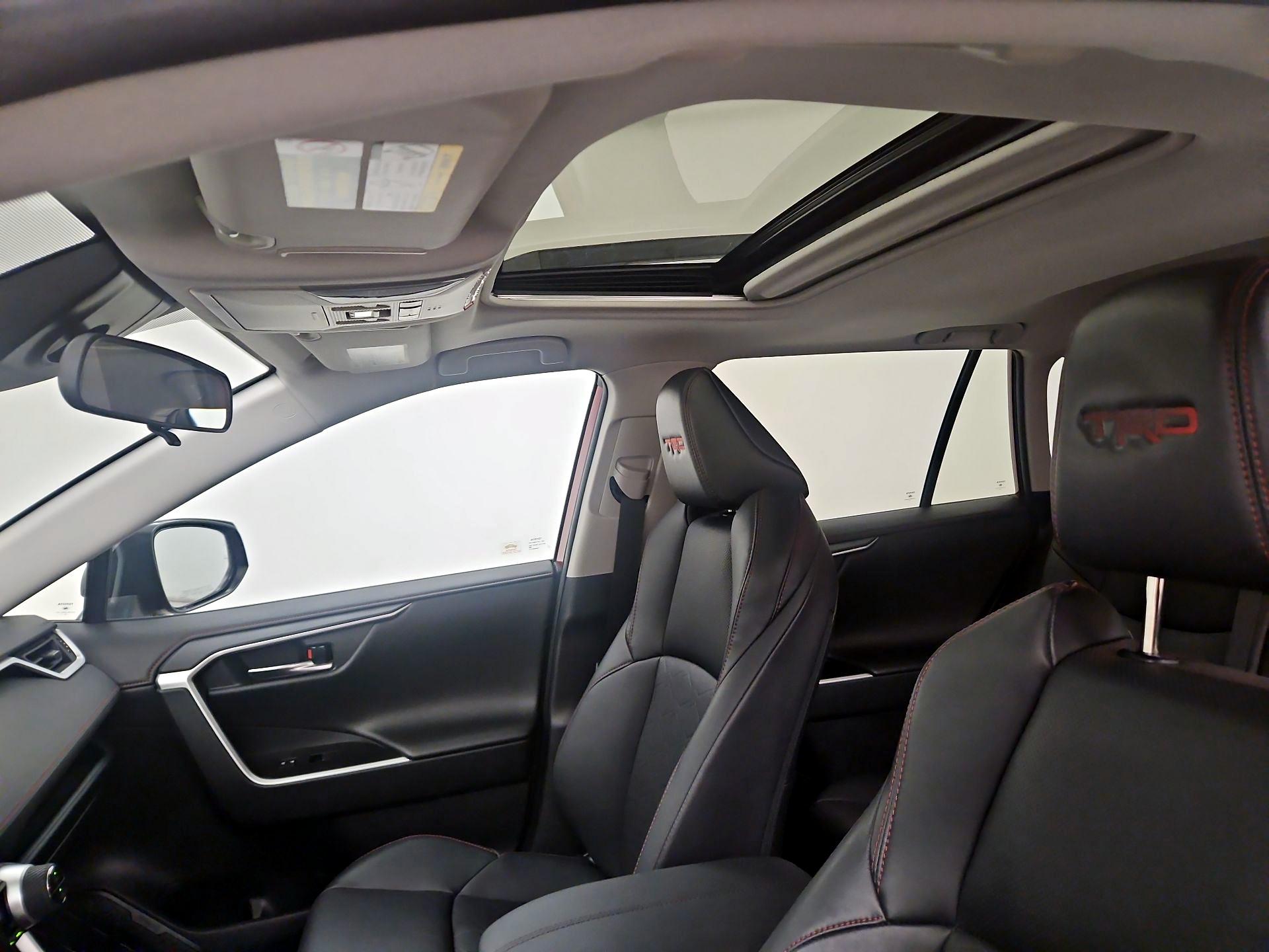 Thumbnail: 2021 Toyota RAV4 - 19