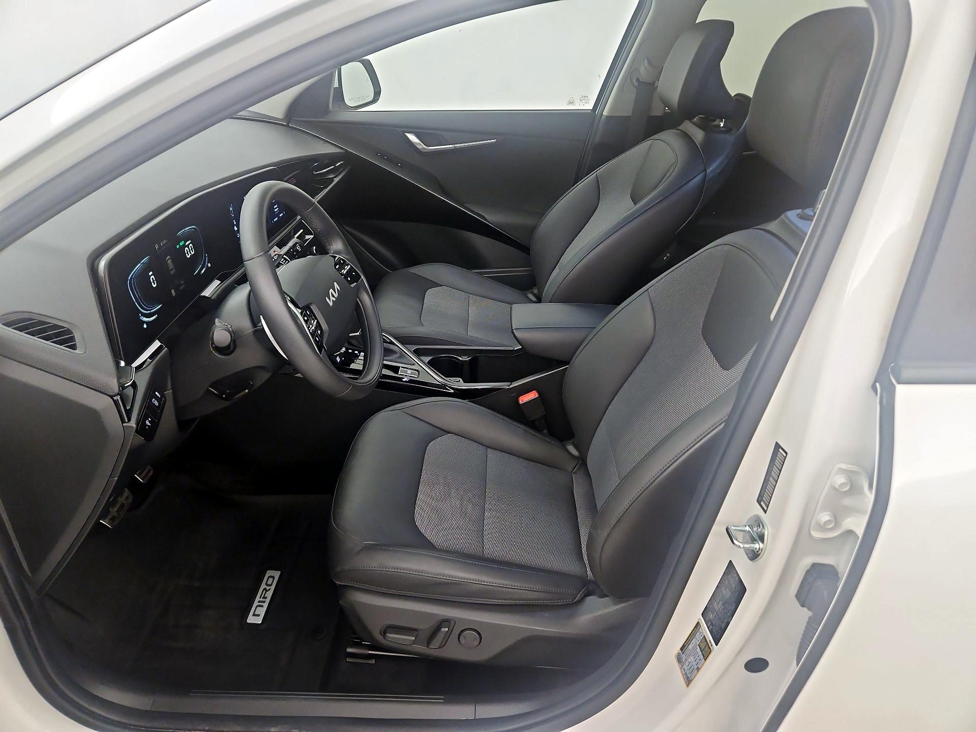 Thumbnail: 2024 Kia Niro - 11