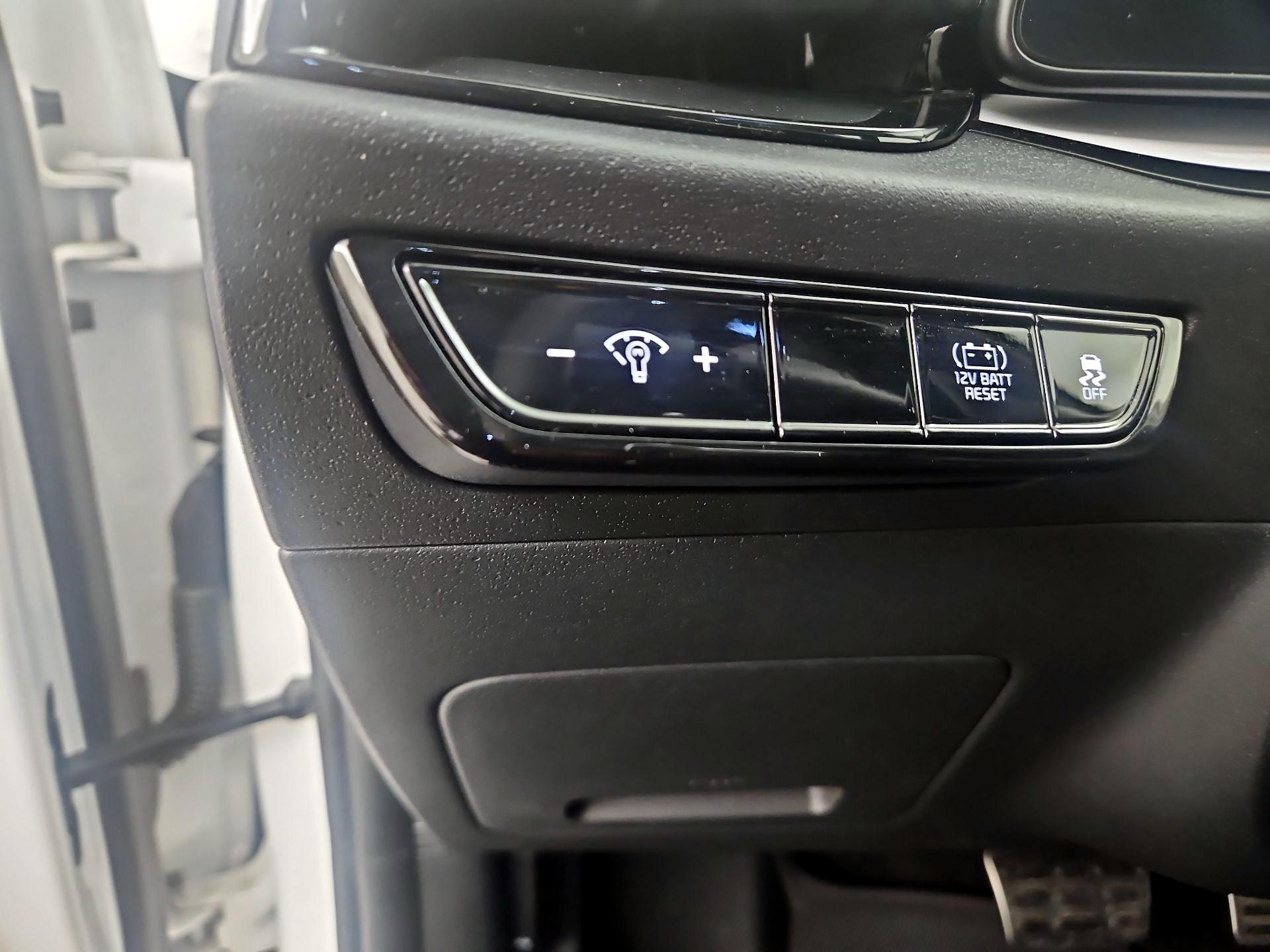 Thumbnail: 2024 Kia Niro - 13