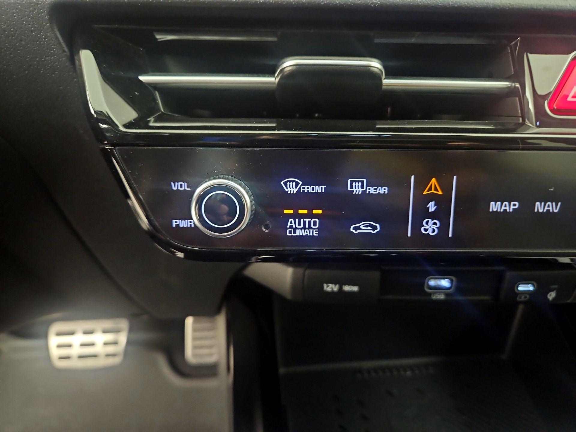 Thumbnail: 2024 Kia Niro - 17