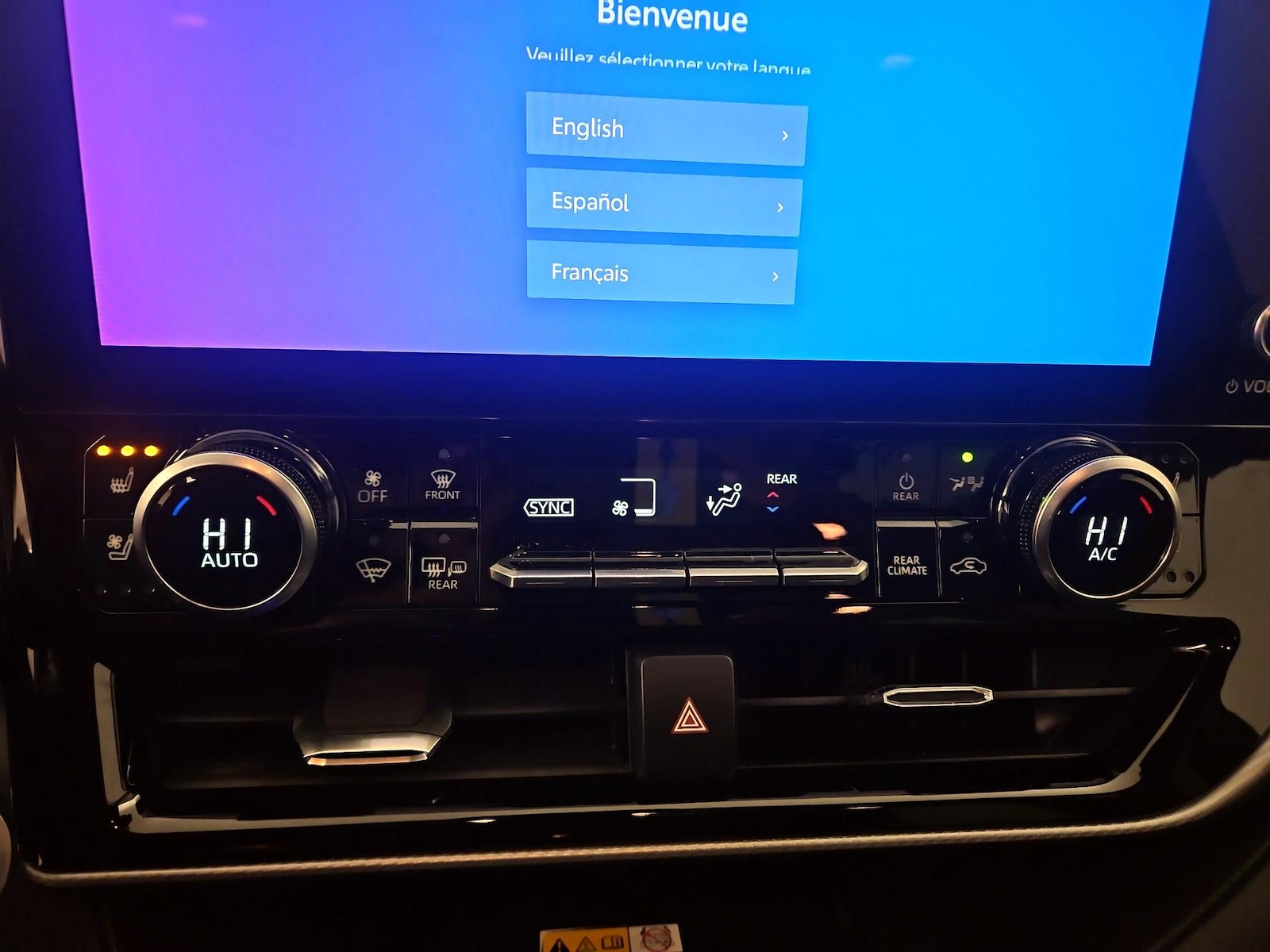 2024 Toyota Highlander Platinum - Photo 17