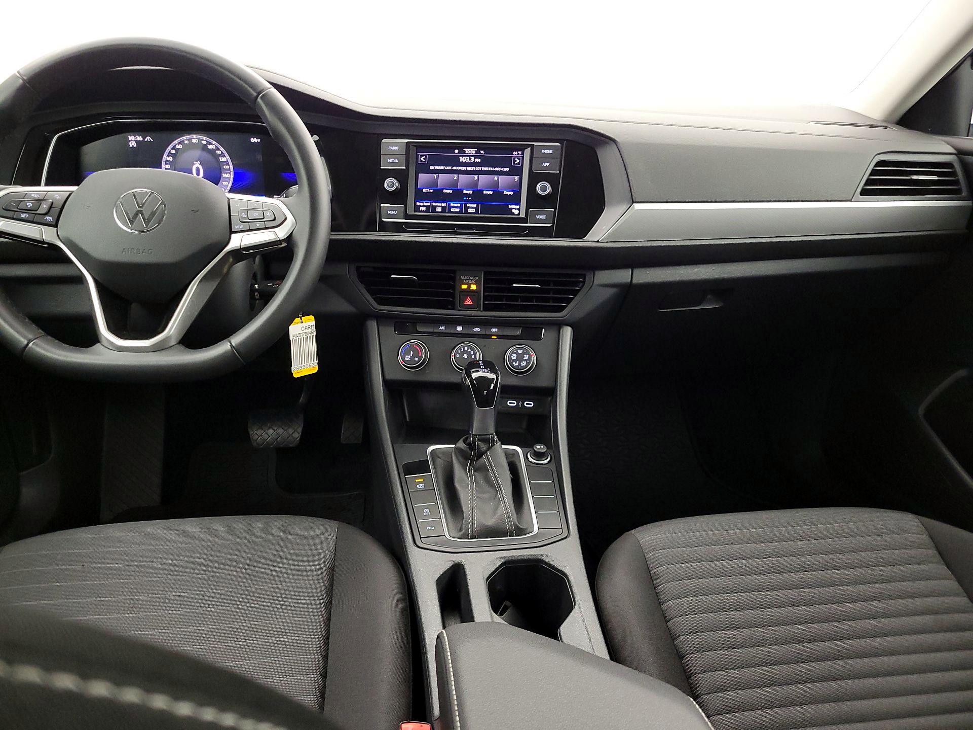 Thumbnail: 2024 Volkswagen Jetta - 9