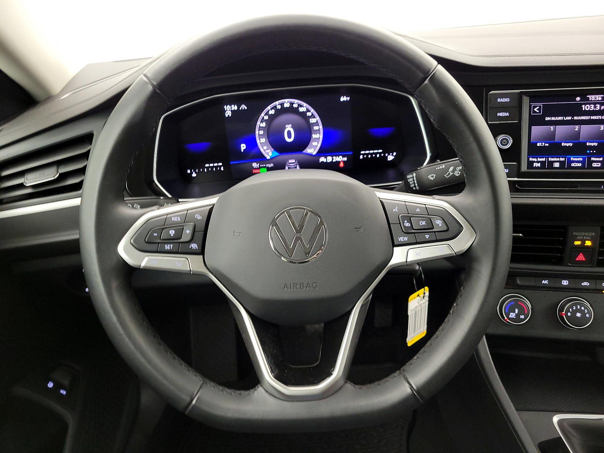 Thumbnail: 2024 Volkswagen Jetta - 10