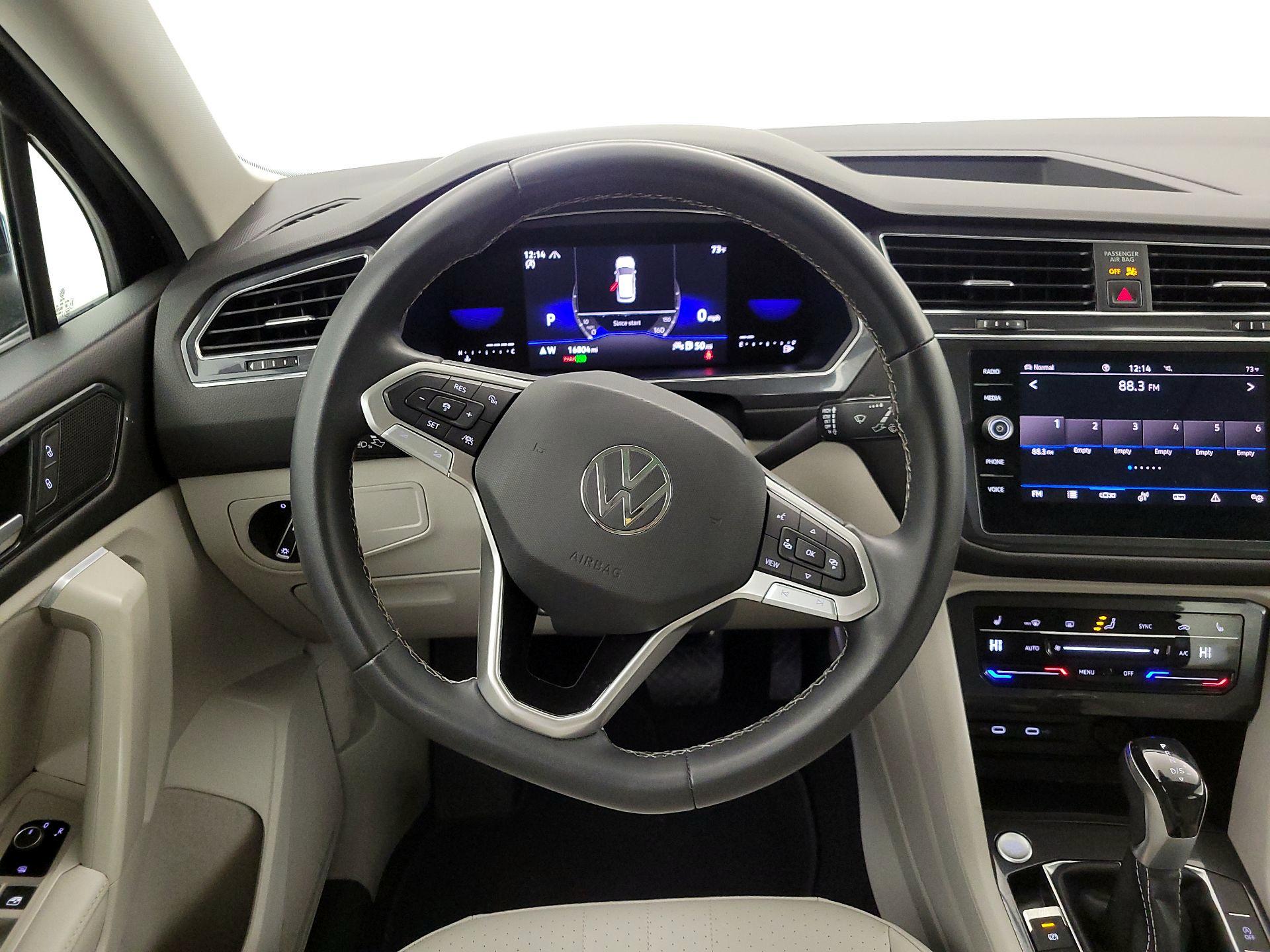 Thumbnail: 2023 Volkswagen Tiguan - 10