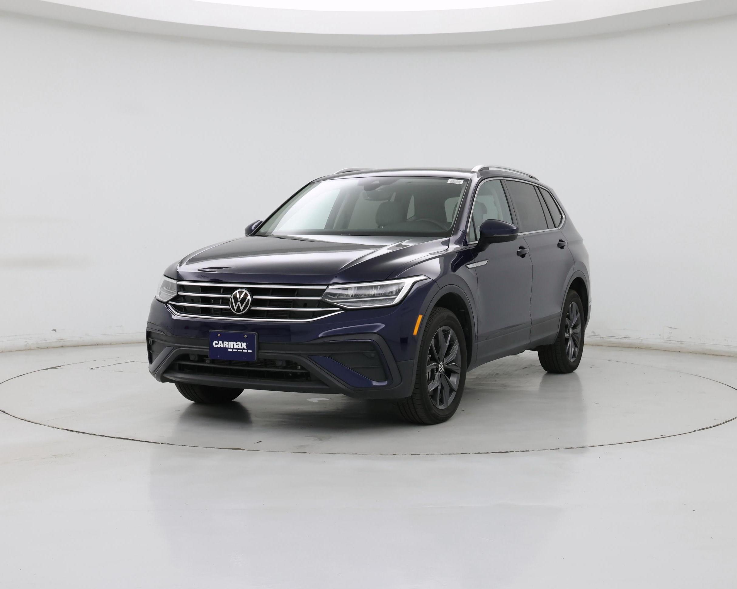 Thumbnail: 2023 Volkswagen Tiguan - 4